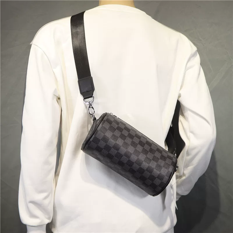 Túi đeo chéo nam thời trang 2024 kiểu Nhật, hình trụ, kẻ caro, phong cách casual, đựng điện thoại