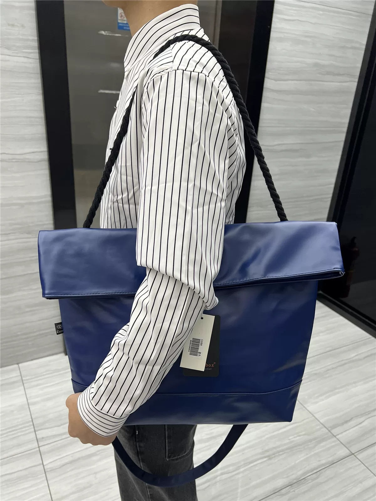 Túi đeo chéo nam thời thượng 2024, túi đeo vai da mềm mới, túi đeo chéo thời trang độc đáo dành cho người đi xe máy