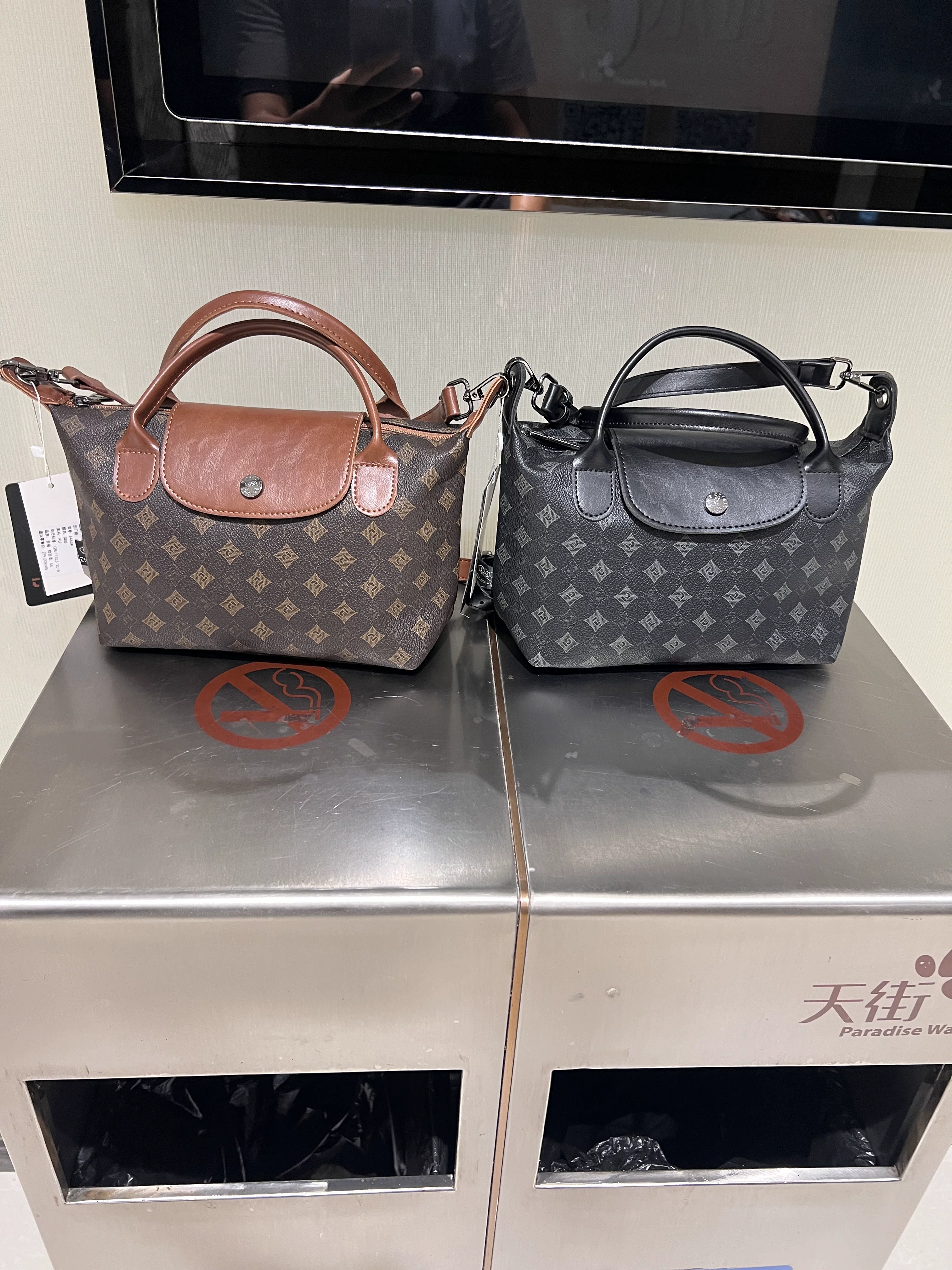 Túi đeo vai đa năng phong cách Nhật Bản và Hàn Quốc ba ngăn, túi đeo chéo có khóa dành cho nam và nữ, túi nhỏ hợp thời trang