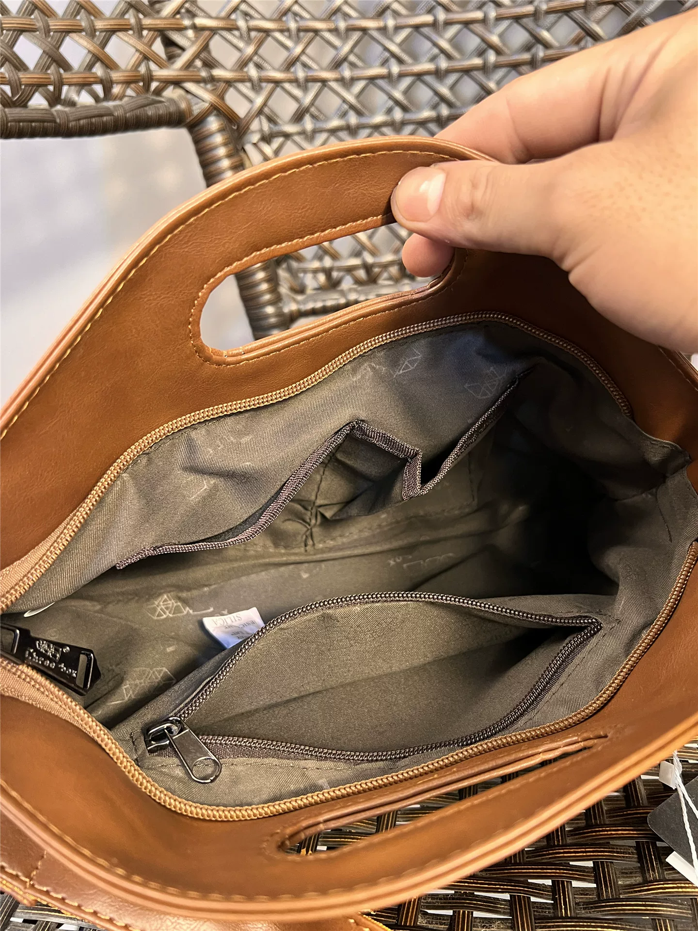 Túi đeo vai thời trang Three-Box2025 phong cách retro, túi xách đeo chéo, ba lô, túi nam trẻ trung phong cách ins