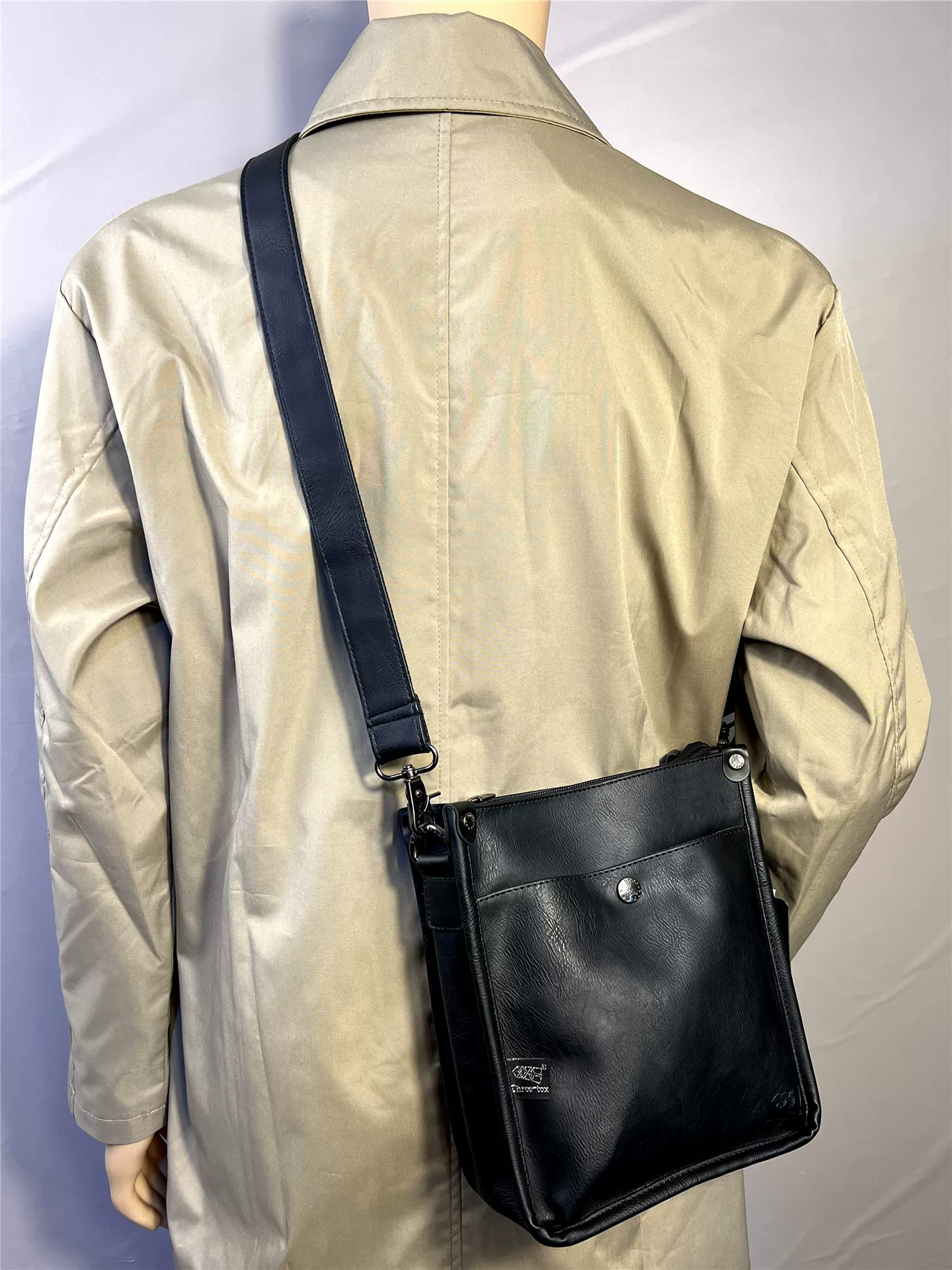 Túi đeo chéo thiết kế độc đáo dành cho nam giới, túi đeo vai bằng da mềm phong cách Nhật Bản dành cho nam và nữ trẻ, ba lô đi làm dọc theo chiều dọc.