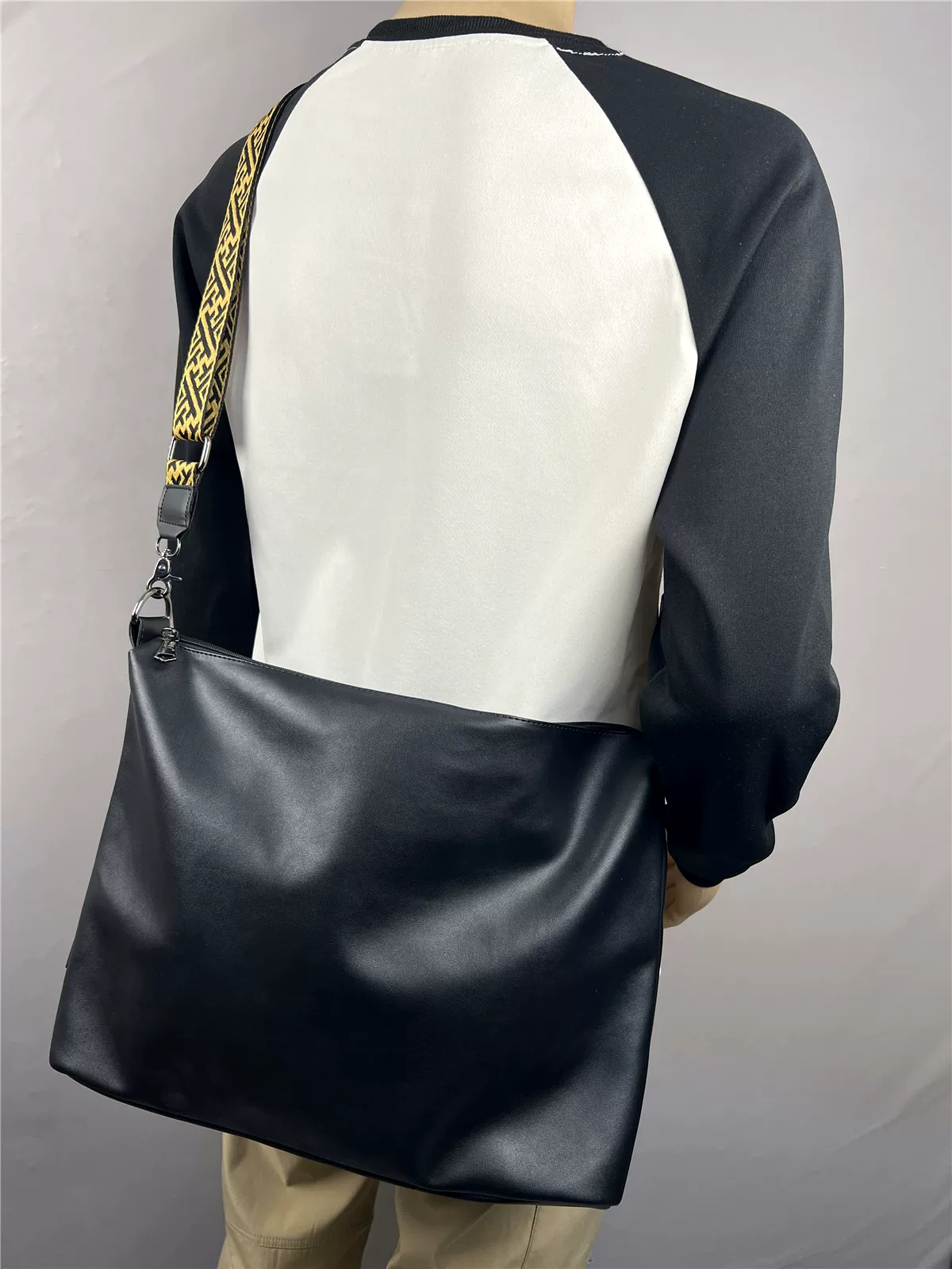 Ba hộp túi đeo chéo nam cỡ lớn thời trang có dây đeo nhiều màu sắc, ba lô đeo chéo đơn giản, túi du lịch dành cho giới trẻ, túi xách.