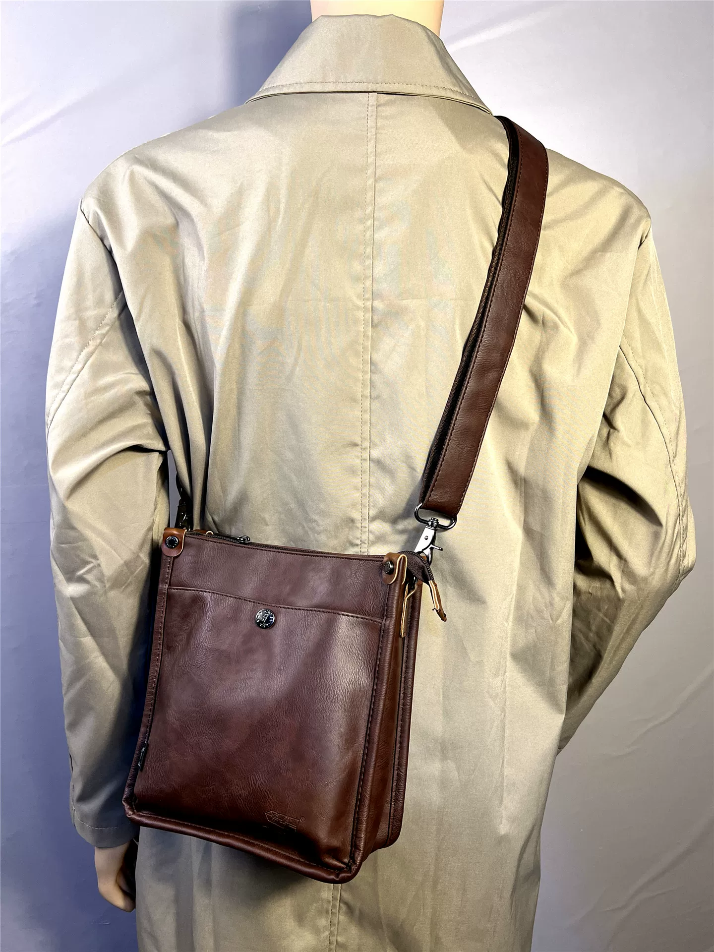 Túi đeo chéo thiết kế độc đáo dành cho nam giới, túi đeo vai bằng da mềm phong cách Nhật Bản dành cho nam và nữ trẻ, ba lô đi làm dọc theo chiều dọc.