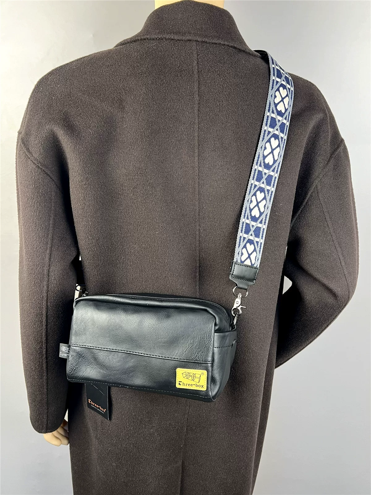 Túi vuông nhỏ dành cho nam thương hiệu thời trang Threebox Túi đeo chéo phong cách Nhật Bản và Hàn Quốc bằng da mềm có dây đeo ba lô dành cho thanh niên học sinh Túi đeo chéo