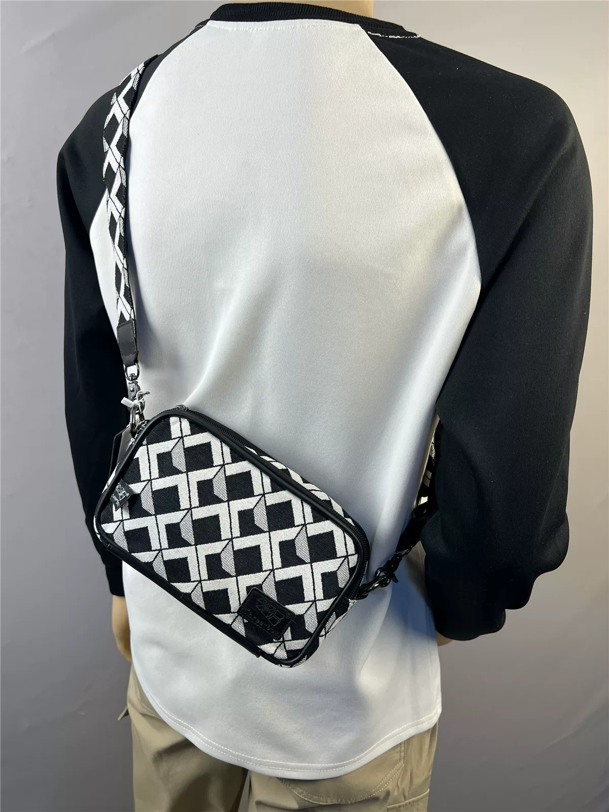 Túi đeo vai nam vải canvas thời trang Three-Box 2025 phong cách Nhật Bản và Hàn Quốc, túi đeo chéo nam nhỏ, balo đi làm