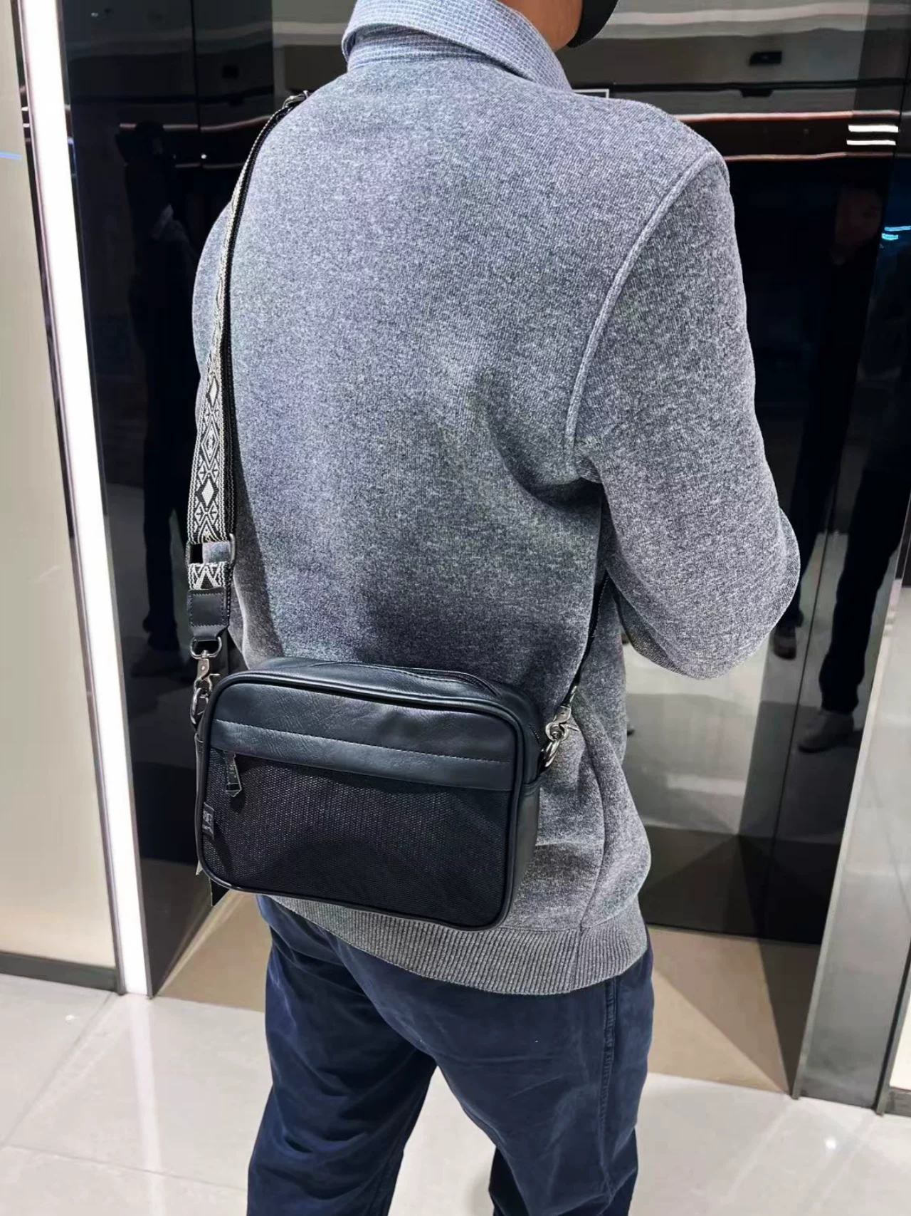 Ba hộp túi đeo vai nam màu đen thời trang Nhật Bản và Hàn Quốc, túi đeo chéo thông thường, túi nhỏ cầm tay ngoài trời dành cho nam giới đi làm