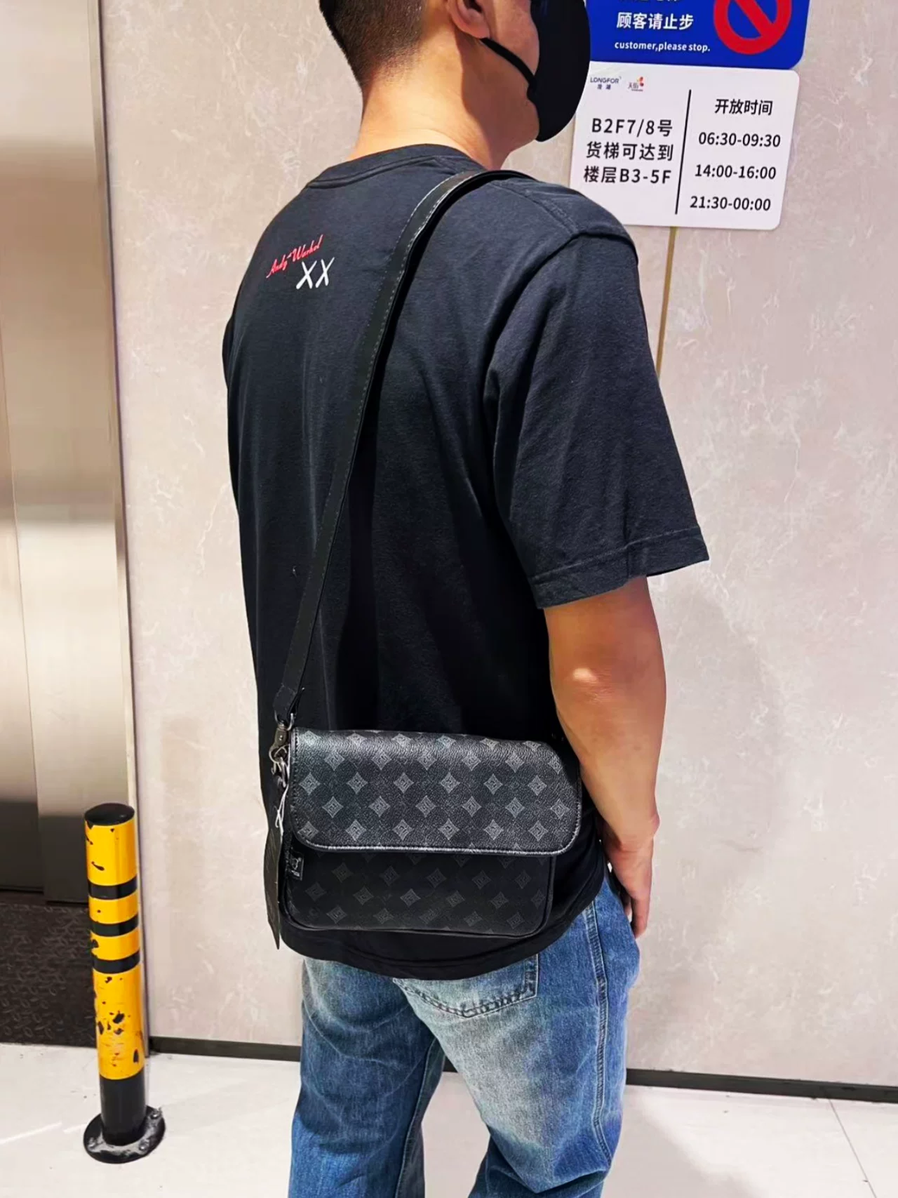 Túi đeo vai ba ngăn dành cho nam giới Nhật Bản và Hàn Quốc, túi đeo chéo thương hiệu thời trang, túi đeo chéo đi làm in chữ unisex, túi nhỏ