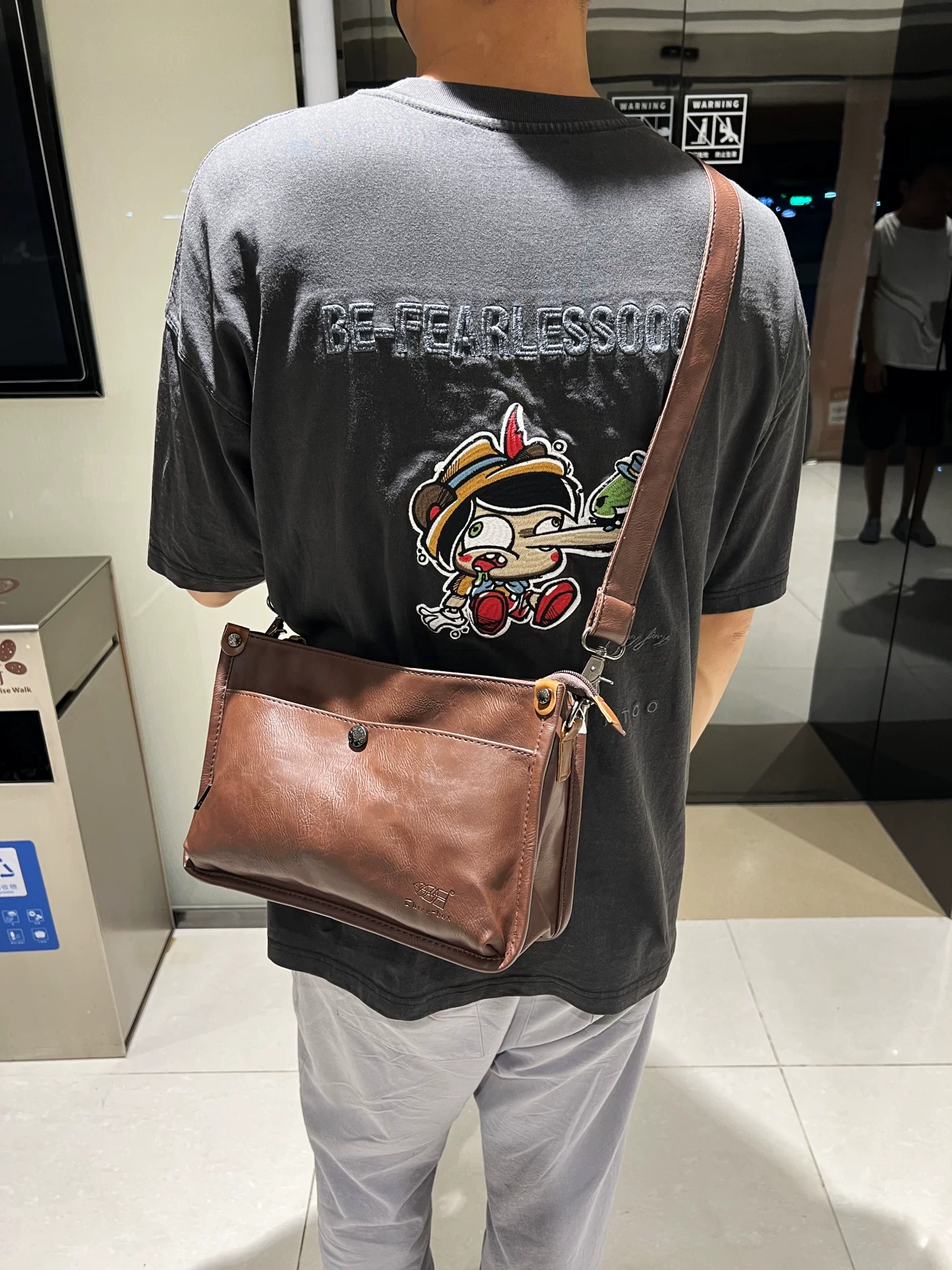 Túi đeo vai nam phong cách Nhật Bản và Hàn Quốc ba ngăn dành cho giới trẻ, ba lô đeo chéo cho bé trai và bé gái, túi đi học có khóa kéo thời trang