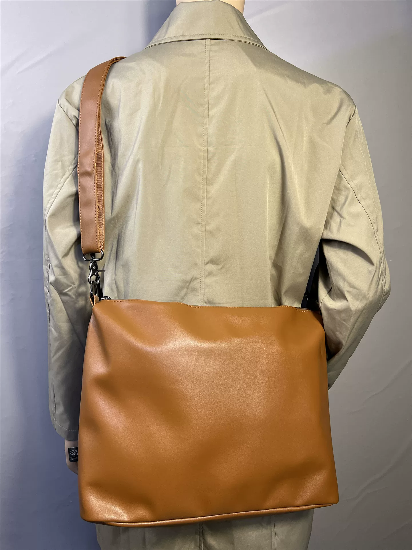 Túi đeo chéo nam ba ngăn cỡ lớn, túi tập gym, túi đeo vai da mềm unisex, túi da giả nam, túi du lịch