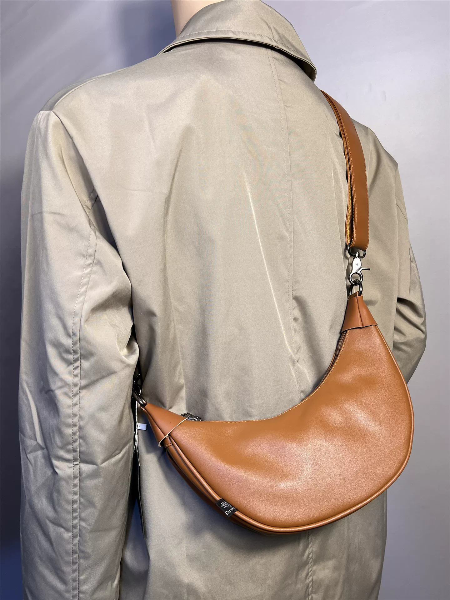 Túi đeo chéo nam thời trang ba ngăn kiểu dáng mới, túi đeo vai, túi đeo chéo, túi bánh bao, balo retro