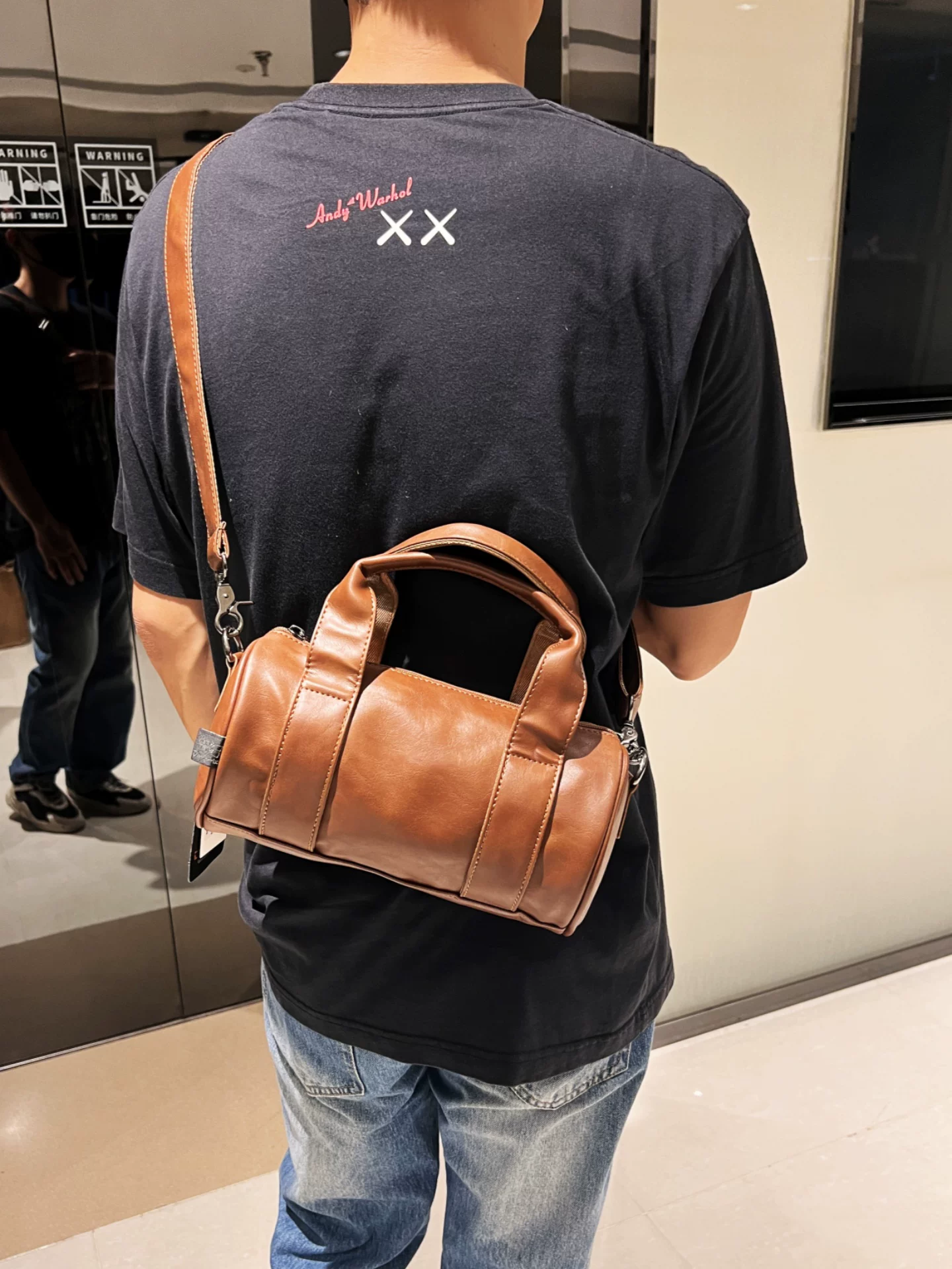 Túi đeo vai nam cá tính theo xu hướng mới, túi đeo chéo thông thường kiểu Nhật Bản và Hàn Quốc dành cho nam, túi tote ngoài trời thời trang dành cho nữ.