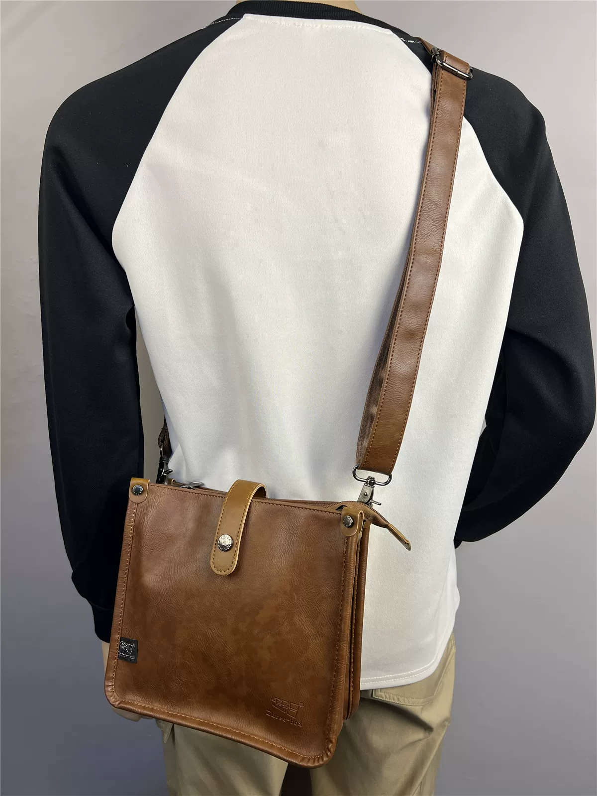 Túi đeo vai nam ba ngăn mới của Nhật Bản và Hàn Quốc hợp thời trang phong cách Nhật Bản chất liệu da thật túi đeo chéo ba lô da mềm dọc