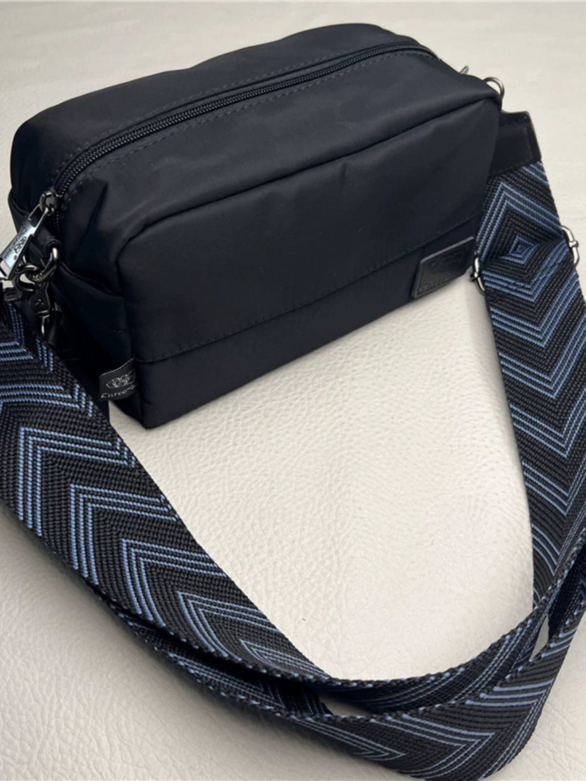 Túi đeo chéo nam thời trang 2025 chất liệu nylon phong cách Nhật Bản và Hàn Quốc, unisex, dây ruy băng, đeo vai, kiểu dáng đơn giản, dây đeo rộng, túi vuông nhỏ