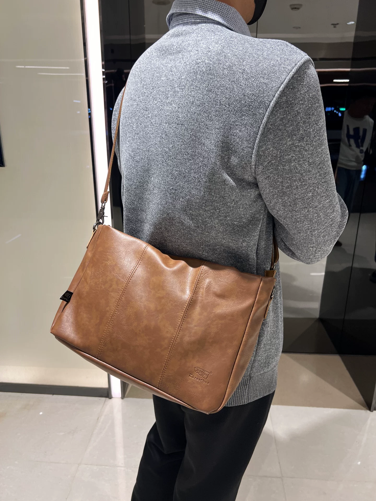 Túi đeo chéo nam thời trang Hàn Quốc 2025 kiểu đơn giản, chất liệu da mềm, balo đi làm, túi đựng đồ vệ sinh cá nhân nam