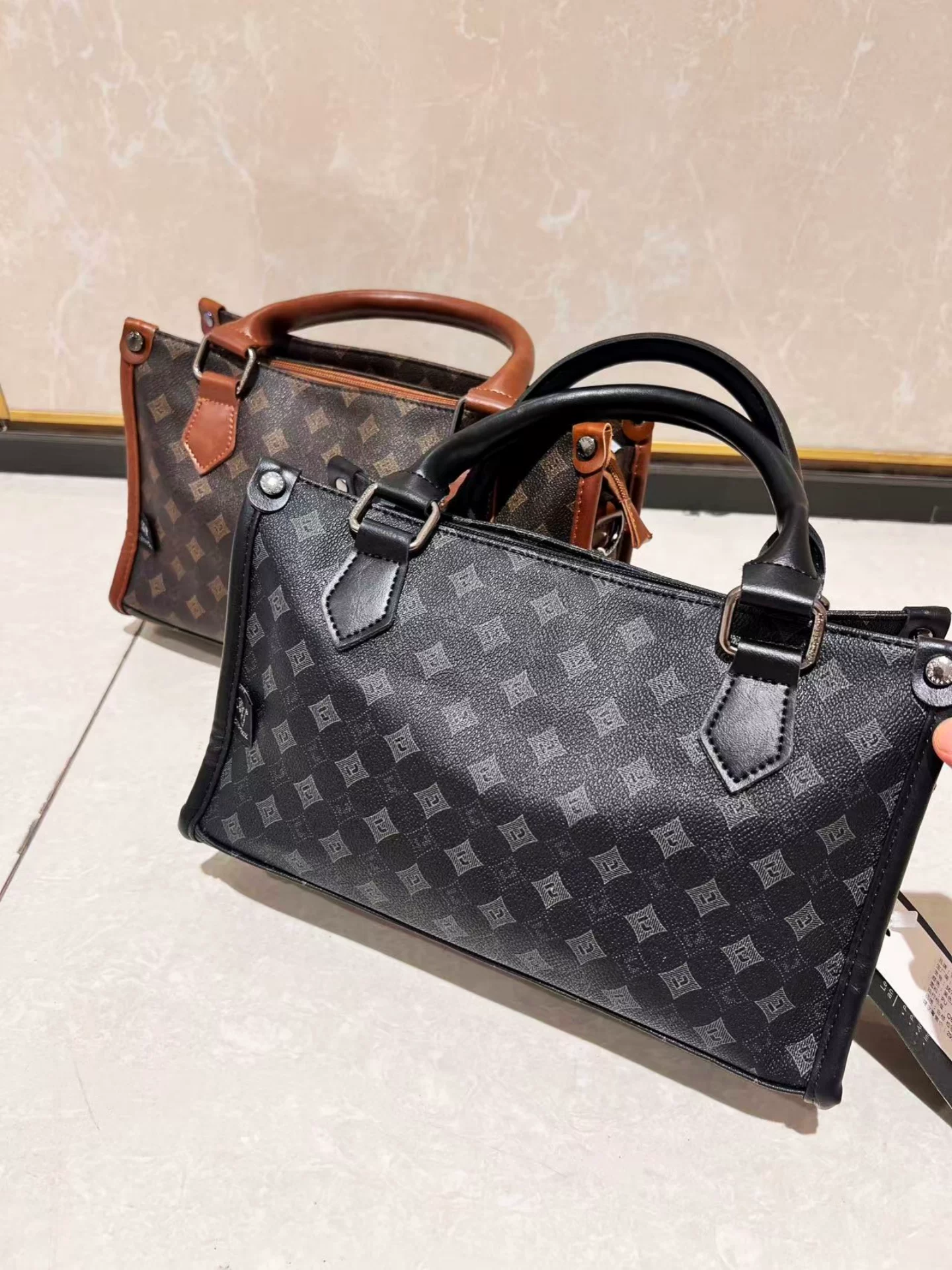 Túi xách kính đọc sách đa chức năng mới, túi đeo vai nam thông thường, túi đeo chéo nhỏ phong cách đường phố thời trang dành cho nam và nữ.