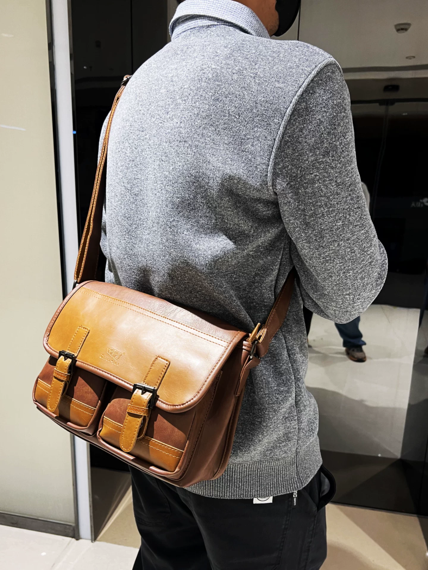 Túi đeo chéo nam da thật phong cách retro Hàn Quốc 2026, chất liệu da thật, kiểu dáng thời trang, thích hợp làm túi công sở, túi đeo vai, túi messenger, balo học sinh