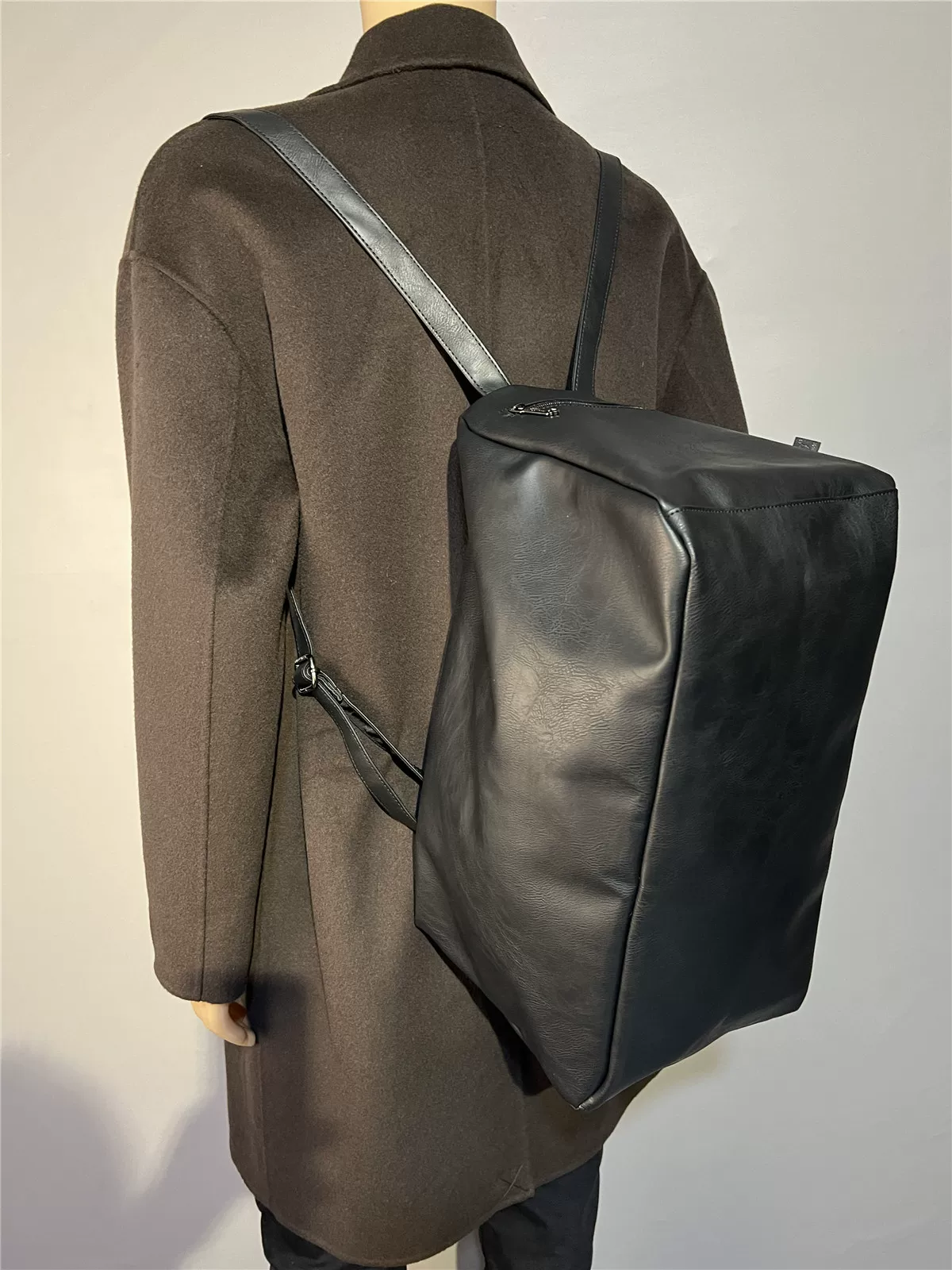 Túi đeo vai nam thời trang 2025, dung tích lớn, phong cách Nhật Bản, Hàn Quốc, Anh, chất liệu da mềm, túi đeo chéo, túi xách hàng hiệu thời thượng, balo lớn