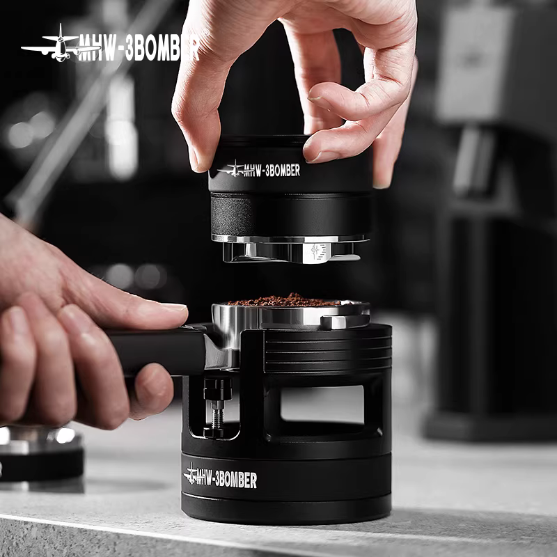 Dụng cụ phân phối cà phê có thể điều chỉnh vô cấp dòng Bomber Dụng cụ phân phối cà phê có tay cầm kiểu Ý Dụng cụ cân bằng bột 58mm đa năng