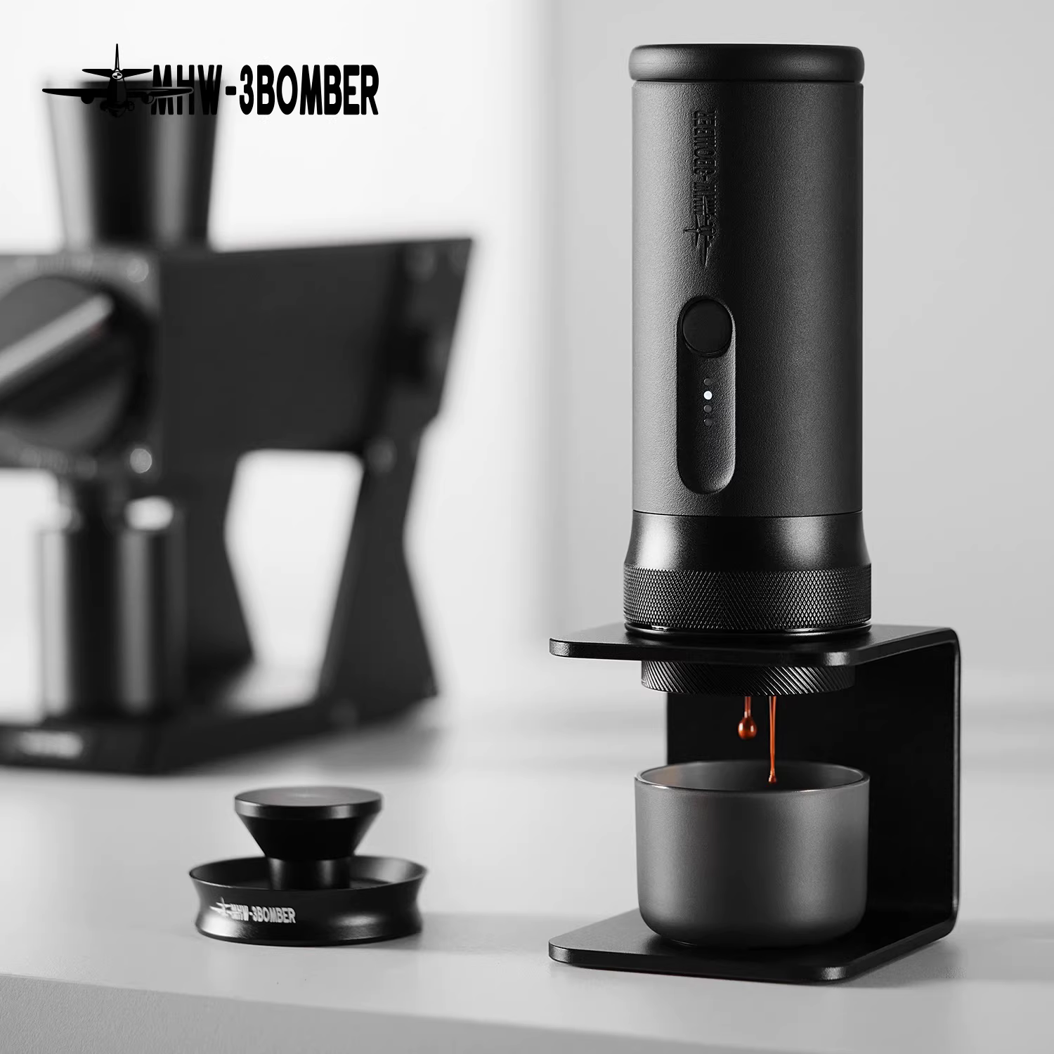 Máy pha cà phê espresso di động kiểu Ý MHW-3BOMBER X-press, vòi phun 58mm, dùng được ngoài trời