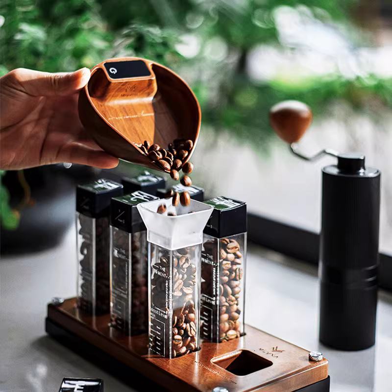Cân điện tử pha cà phê thủ công Ý bằng gỗ óc chó MUVNA, cân hạt cà phê, cân gram, cân cà phê