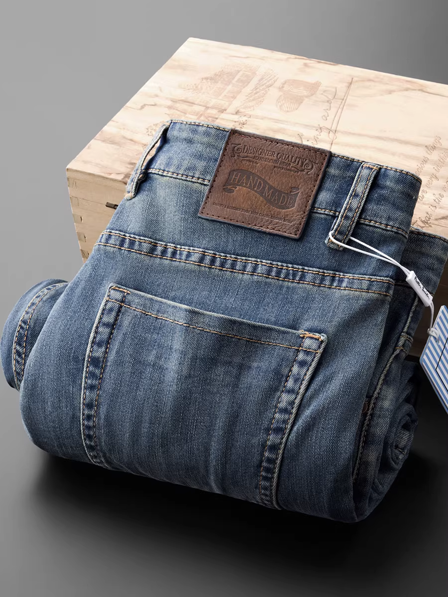 Quần jean cotton màu xanh đã qua xử lý vintage mới cho mùa xuân và mùa hè dành cho nam, quần dài dáng thẳng đa năng, hơi rộng, co giãn, mềm mại và thoáng khí.