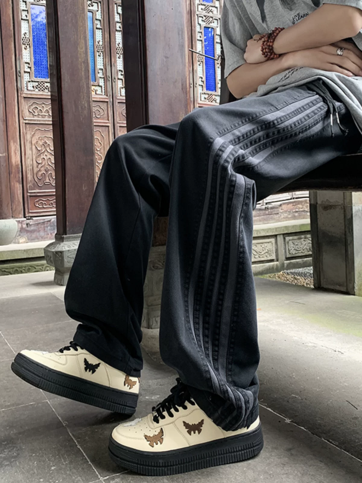 Quần sọc hip-hop phong cách Mỹ dành cho nam, quần thể thao đường phố thời thượng mùa hè, quần dài ống rộng đa năng, thoải mái.