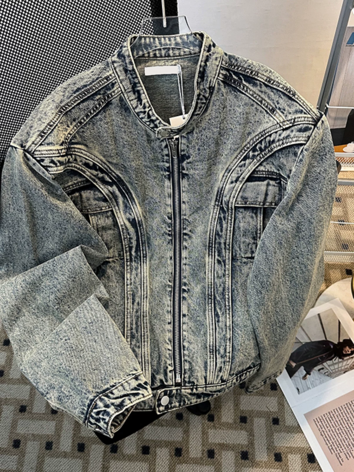 Áo khoác denim cao cấp dành cho nam, kiểu dáng ngắn rộng, cổ đứng, phong cách Mỹ thời thượng mùa xuân, chất liệu denim vintage đã qua xử lý.