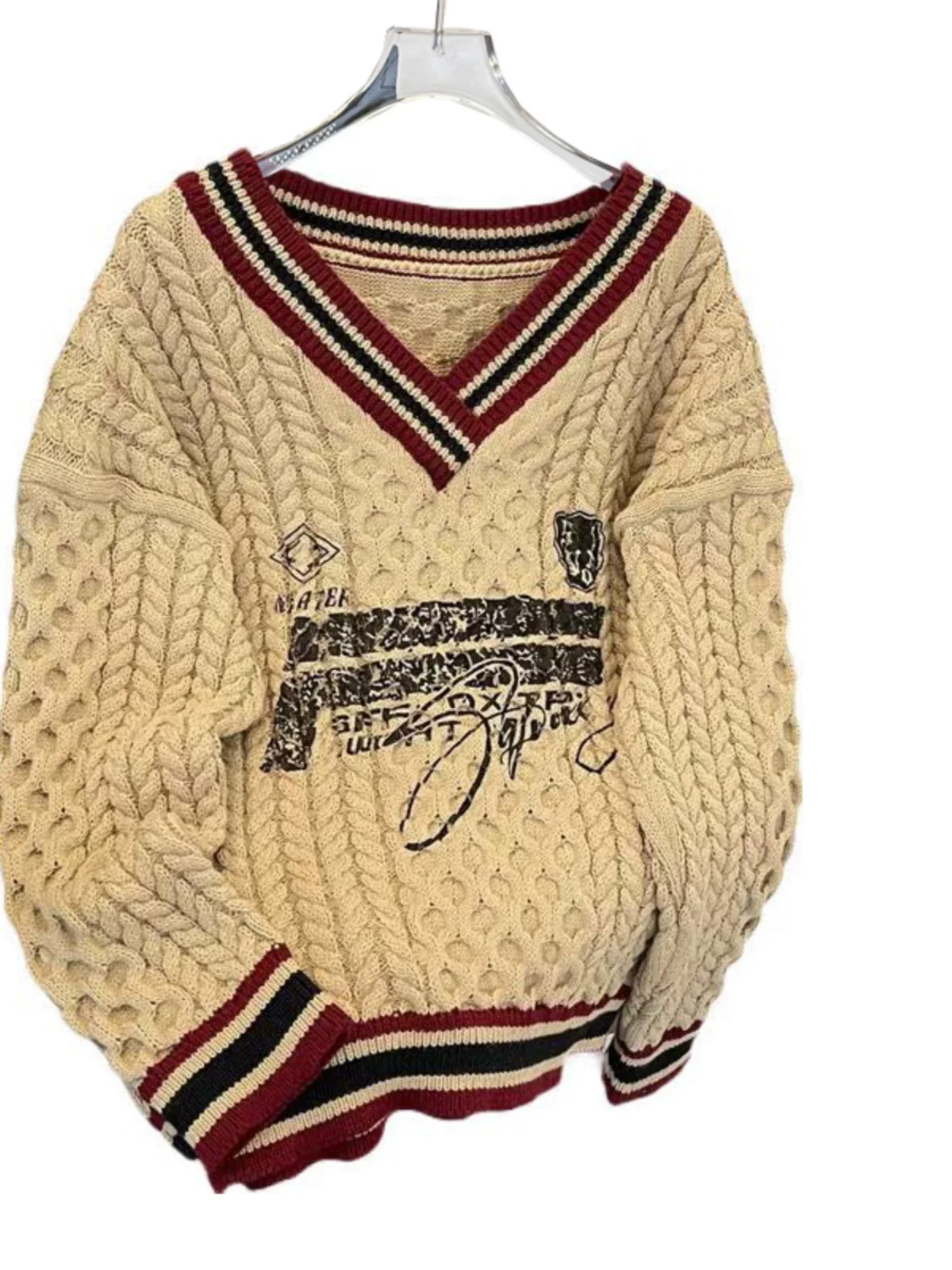 Áo len dệt kim cổ chữ V thêu họa tiết retro kiểu Mỹ, áo len phong cách đại học mới mùa thu đông, áo len dệt kim dáng rộng hợp thời trang dành cho nam và nữ.