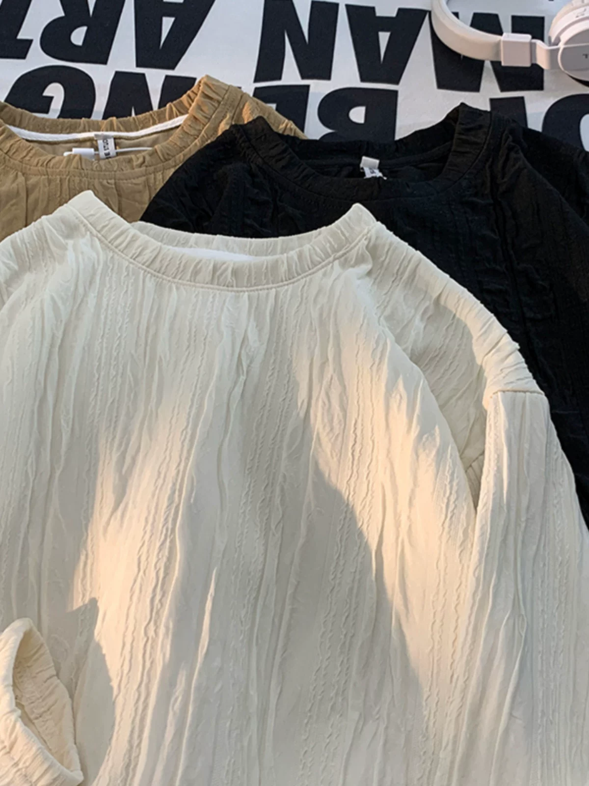 Áo thun nam tay dài thiết kế xếp ly, áo thun cơ bản thời trang xuân thu, kiểu dáng rộng rãi thoải mái phong cách Hàn Quốc