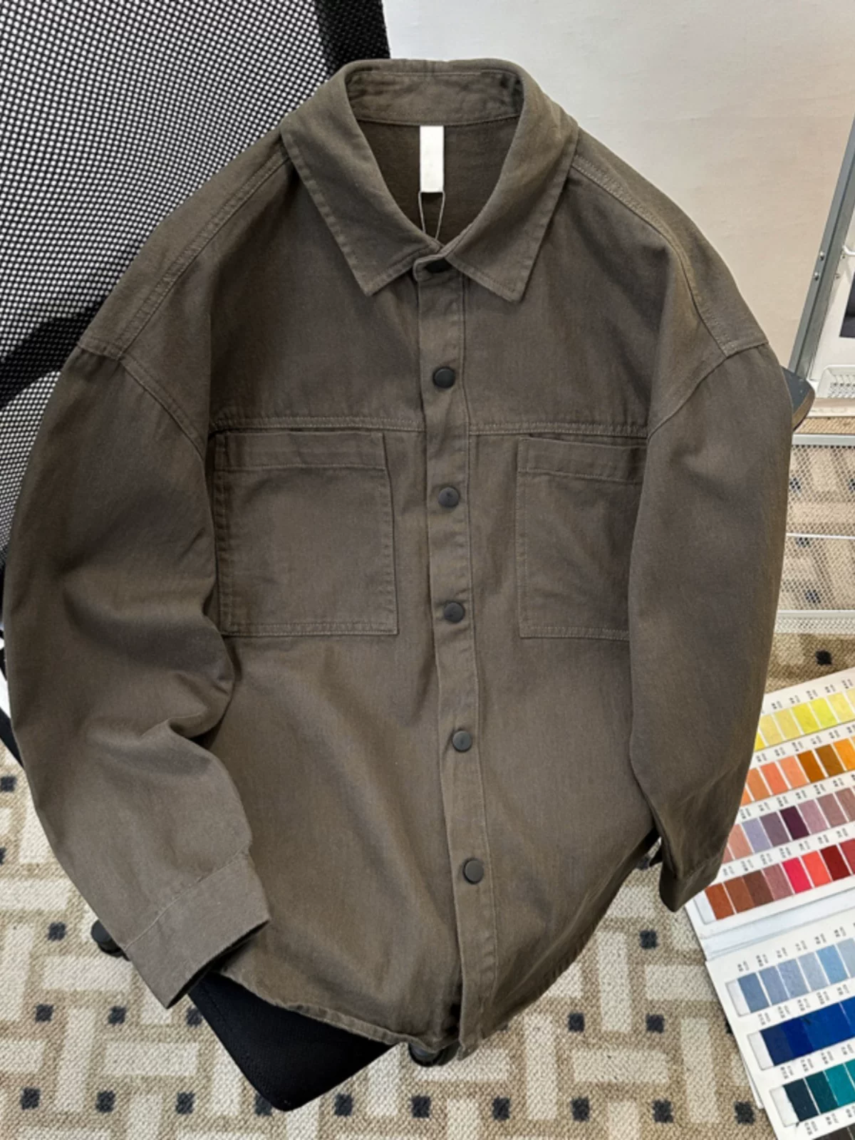 Áo sơ mi công sở phong cách retro của Mỹ dành cho nam, áo sơ mi dài tay được giặt sạch theo xu hướng mùa xuân thu, áo khoác cặp đôi dáng rộng đa năng.