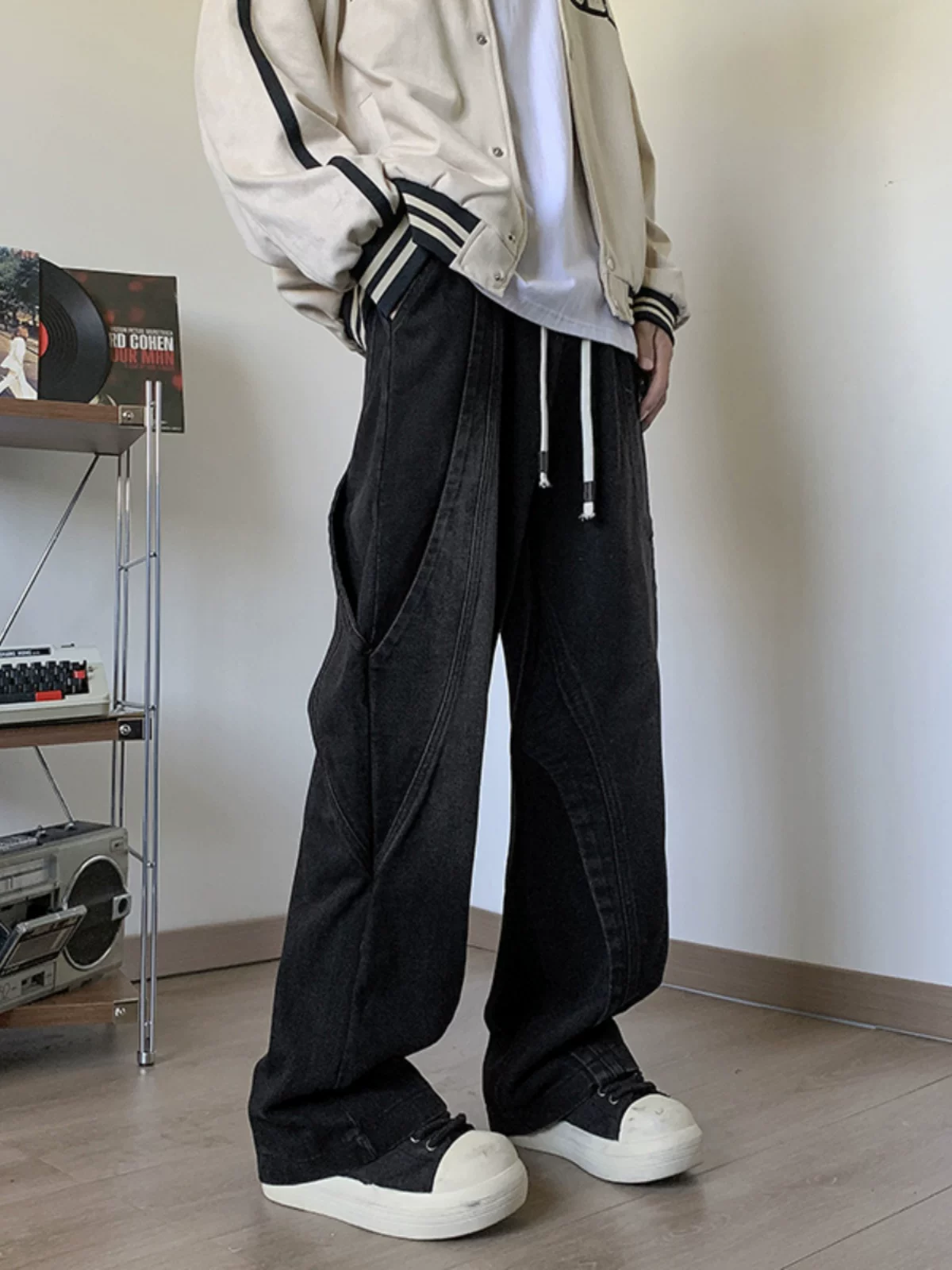 Quần jean nam kiểu Mỹ, chất liệu dày dặn, thiết kế phá cách, mùa xuân thu, quần vá phối màu, kiểu dáng thời thượng, quần ống rộng dáng suông.