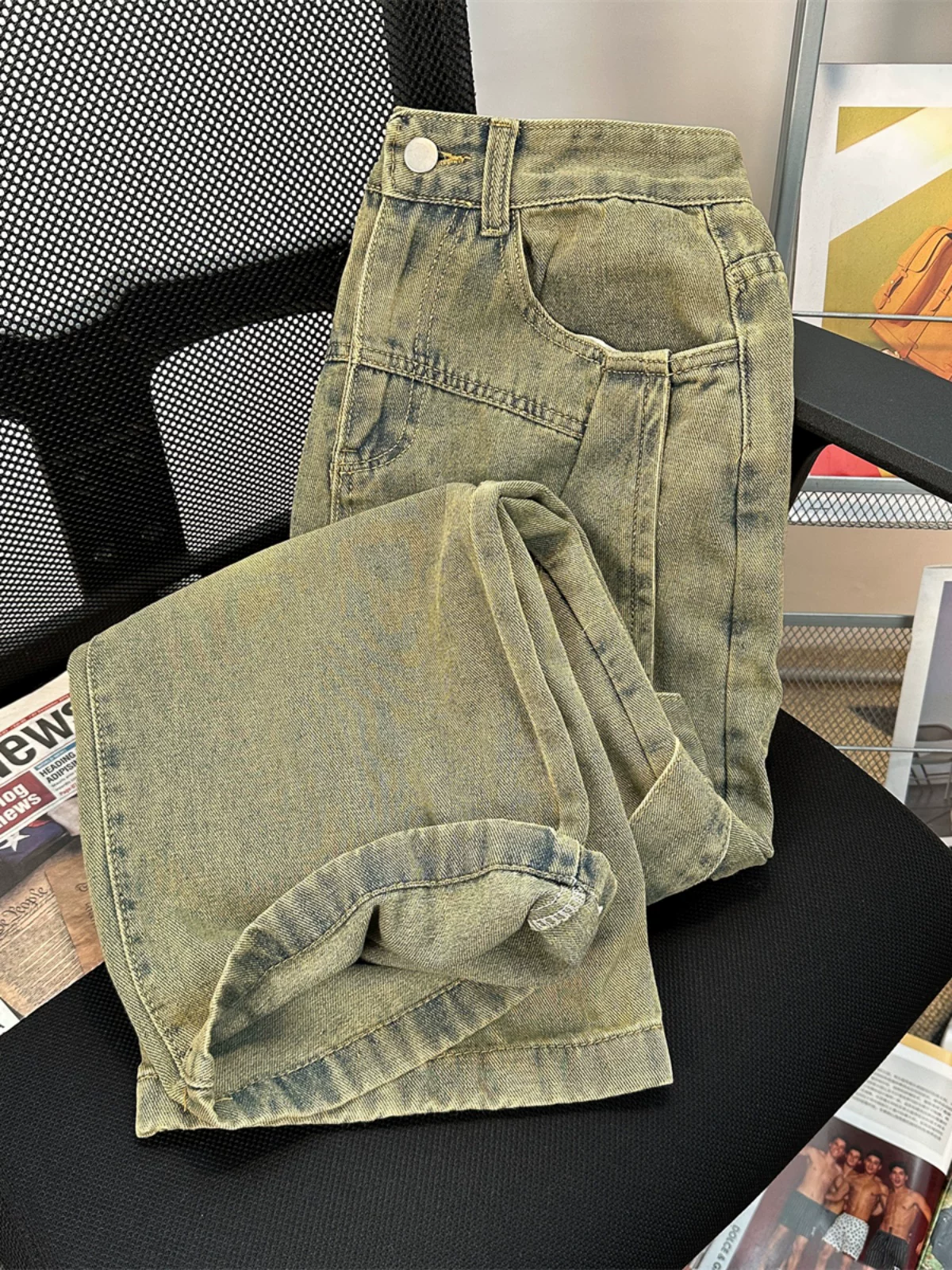 Quần jeans nam chất liệu dày dặn, thiết kế phá cách, xu hướng mới mùa thu 2024, quần dài chạm đất, kiểu dáng rộng thùng thình phong cách Mỹ, chất liệu washed.