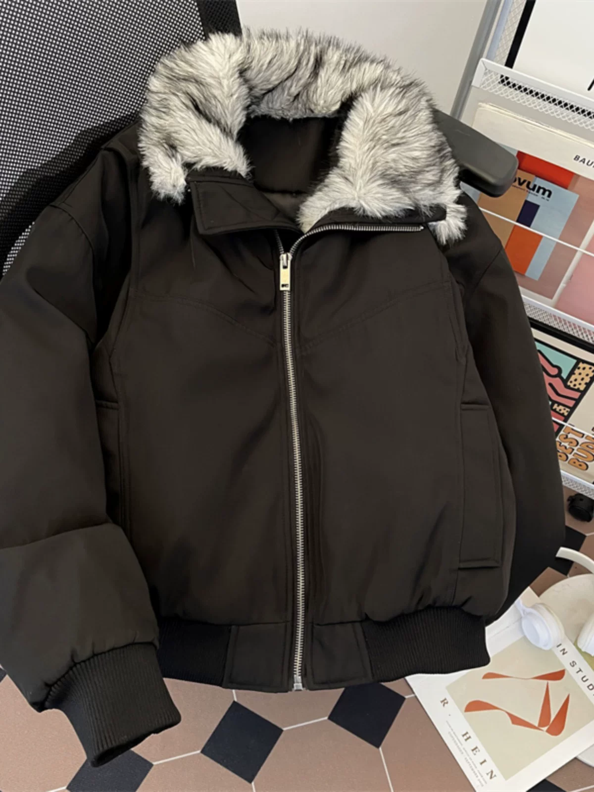 Áo khoác cotton cổ lông dành cho nam, áo khoác cotton dày dặn lót lông cừu mùa đông, quần áo cotton ấm áp kiểu dáng gọn gàng phong cách Mỹ thời thượng.