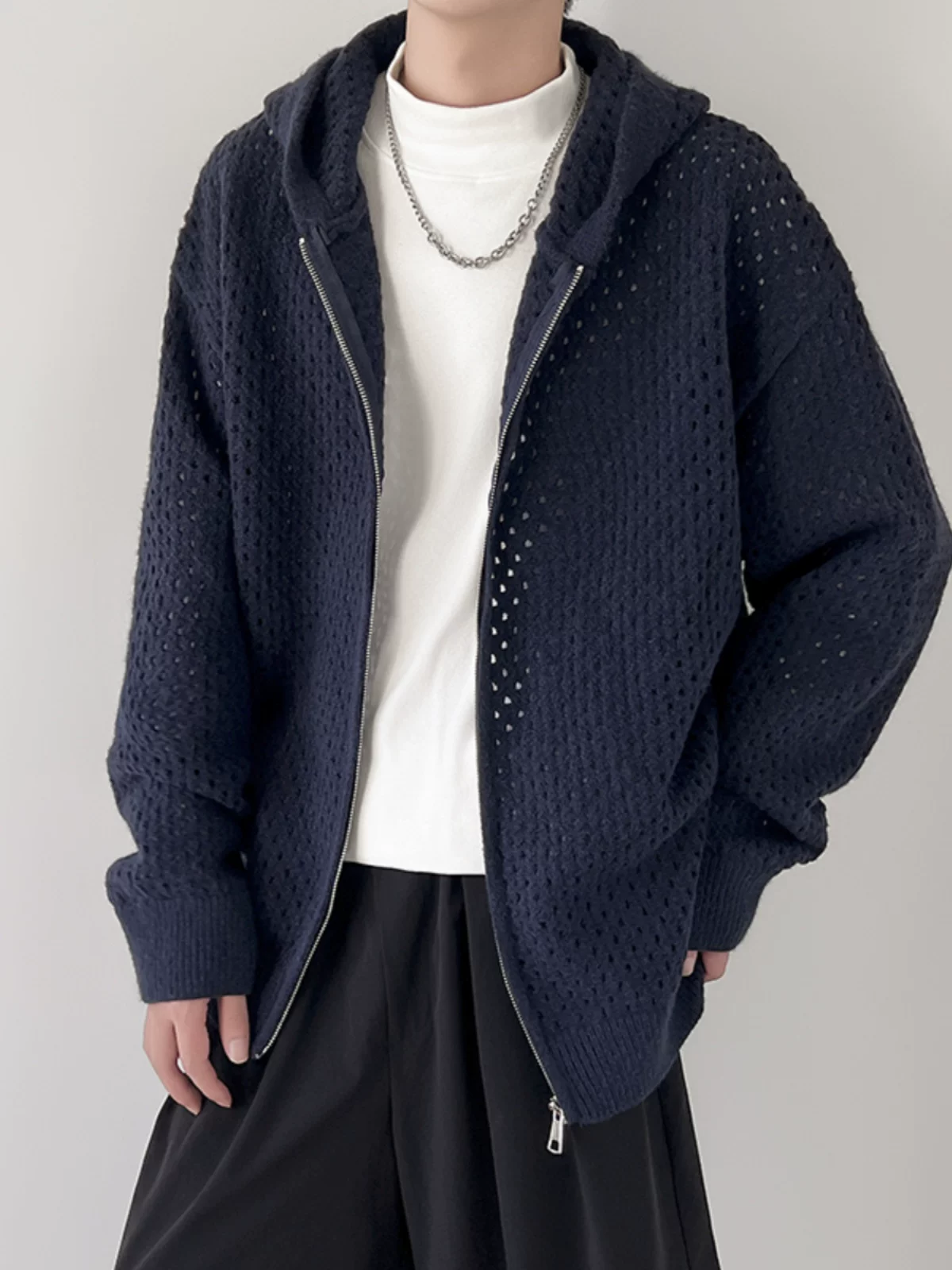 Áo len thiết kế khoét lỗ dành cho nam, áo cardigan có mũ rộng rãi, phong cách Mỹ thời thượng mùa xuân thu, kiểu dáng thoải mái dành cho cặp đôi.