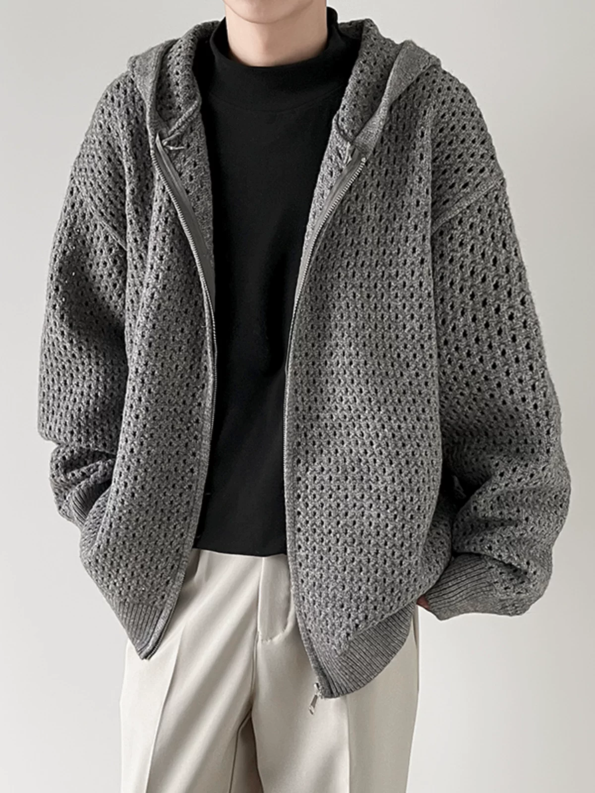 Áo len thiết kế khoét lỗ dành cho nam, áo cardigan có mũ rộng rãi, phong cách Mỹ thời thượng mùa xuân thu, kiểu dáng thoải mái dành cho cặp đôi.