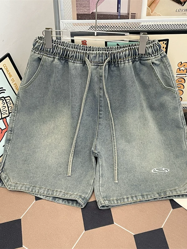 Quần short denim nam phong cách đường phố, quần năm phần dáng rộng mỏng nhẹ hợp thời trang mùa hè, quần dài vừa phải thêu họa tiết ống rộng kiểu Mỹ.
