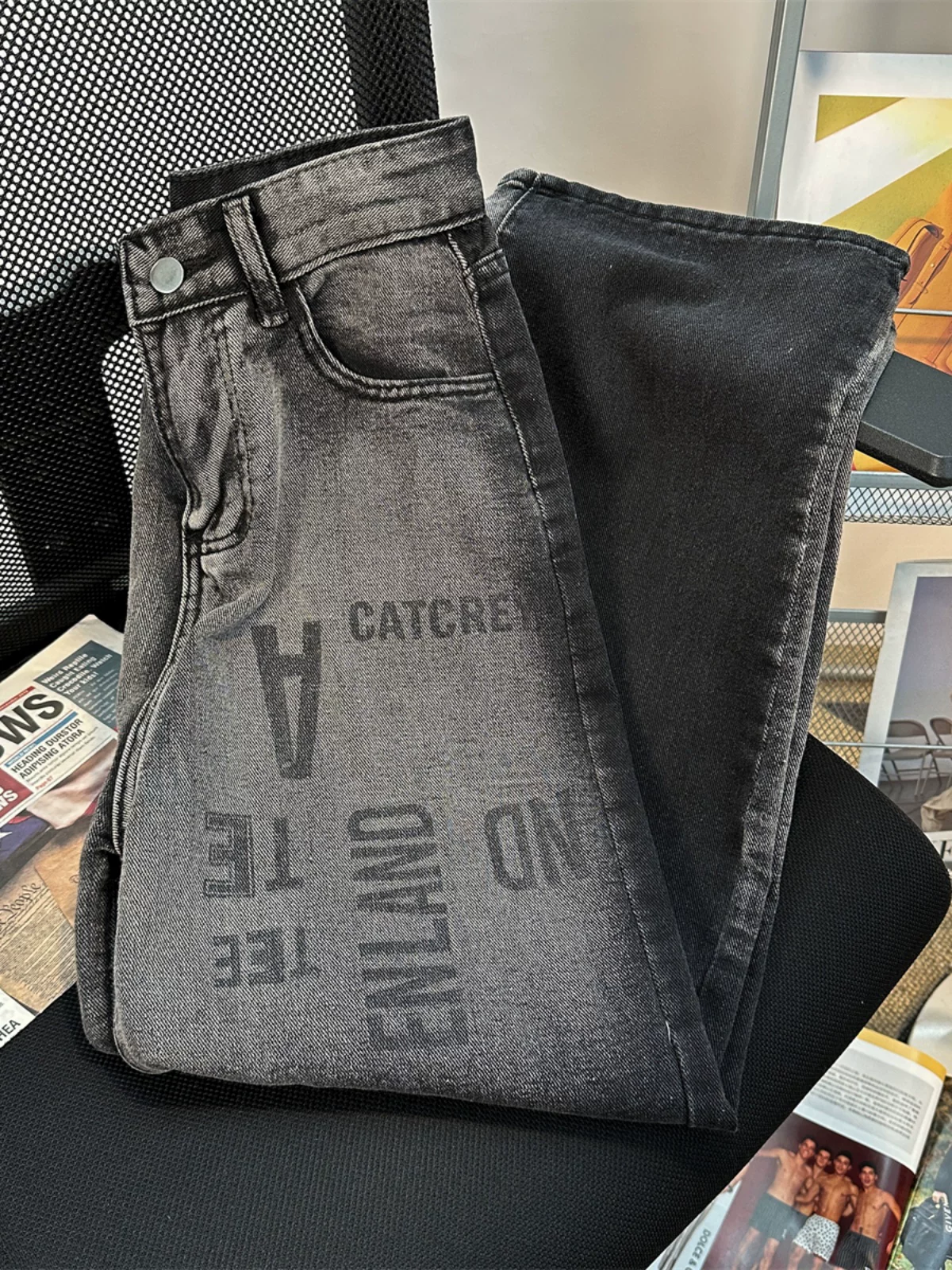 Quần jeans in chữ phối màu phong cách Mỹ, thương hiệu thời thượng, thiết kế kiểu ins, quần nam mùa xuân, dáng rộng, thoải mái, ống rộng