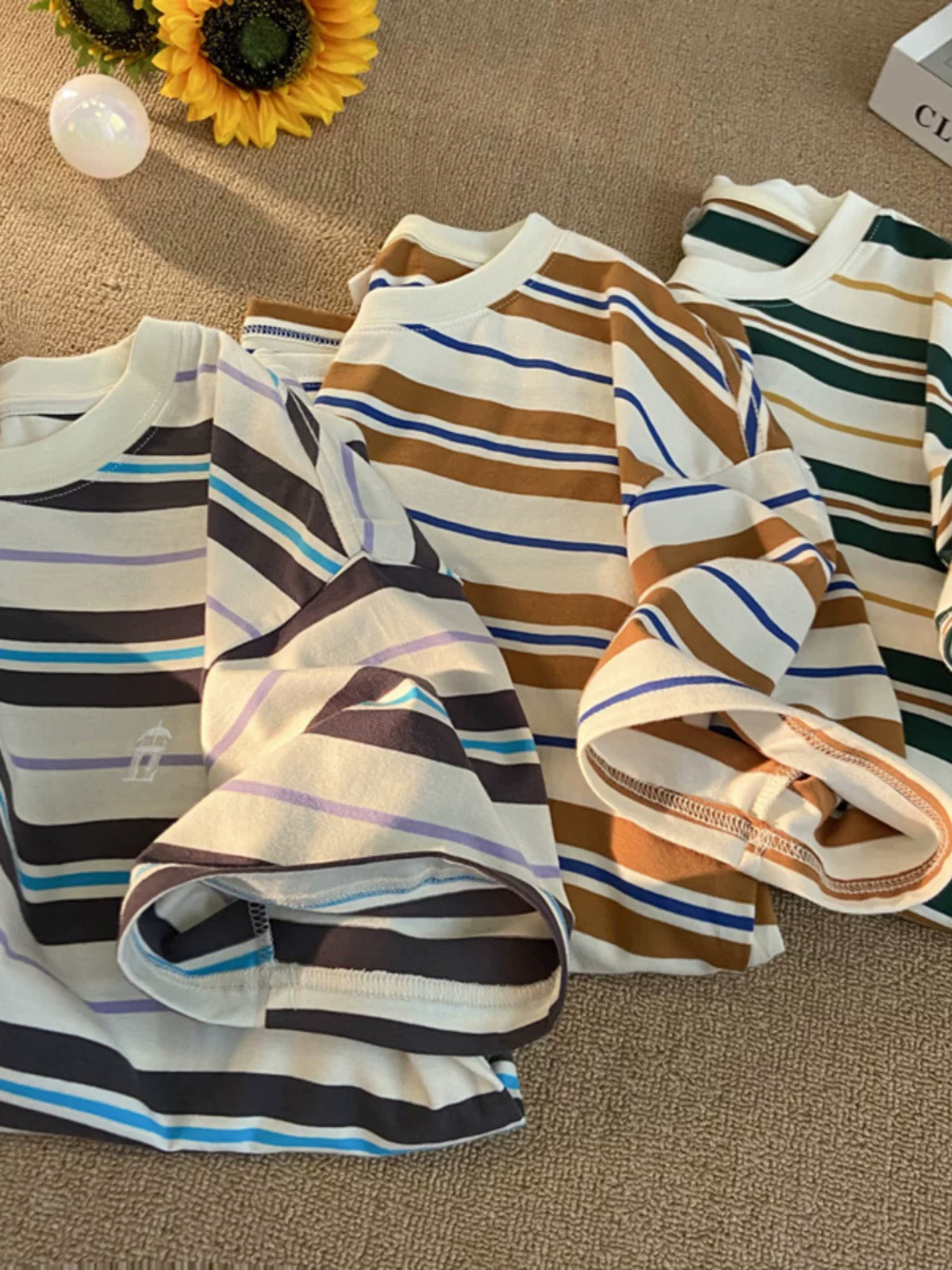 Áo thun nam tay ngắn thêu sọc, áo thun cotton nguyên chất mùa hè dáng rộng, áo thun phong cách đại học retro Mỹ thời thượng.