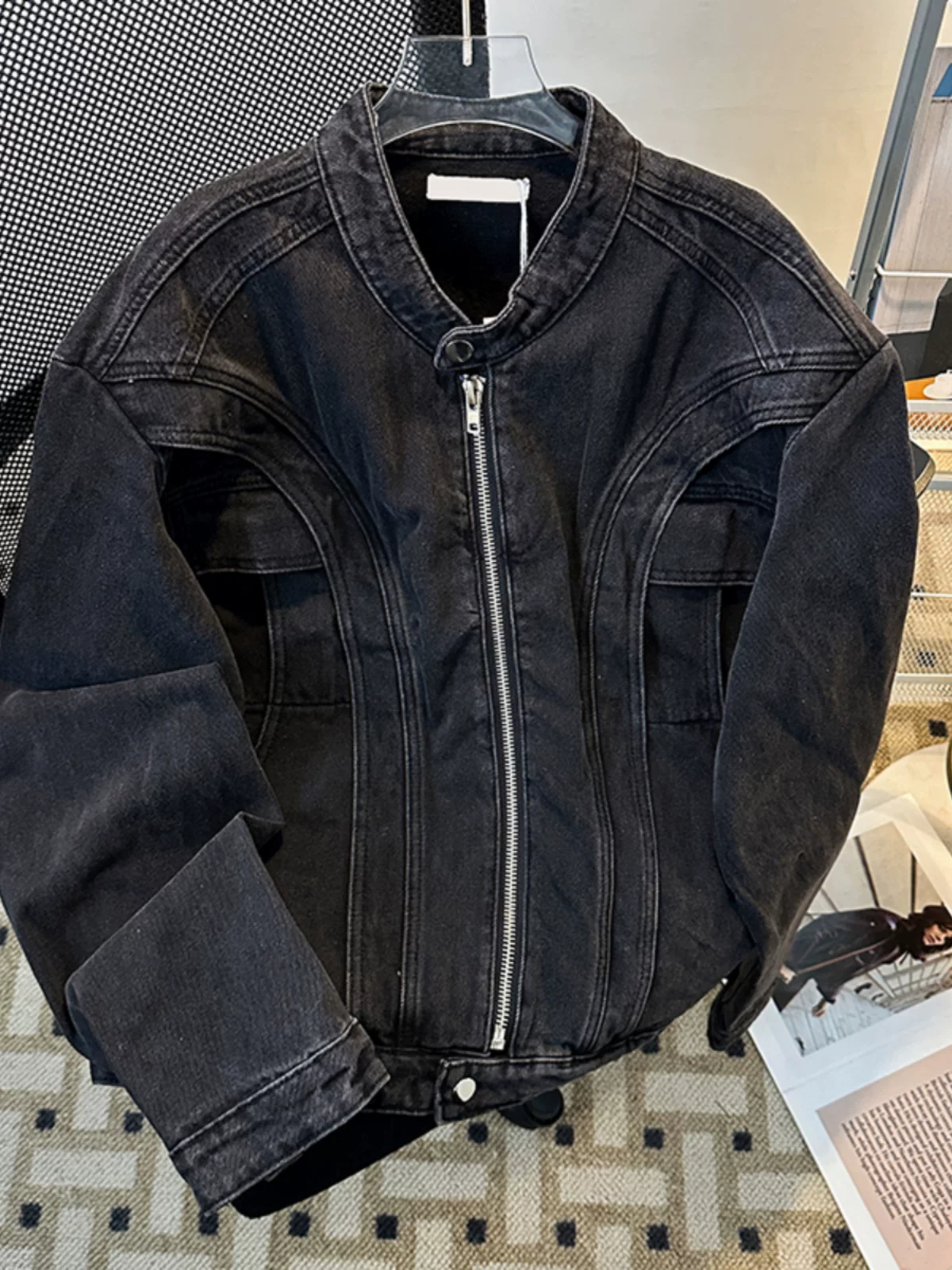 Áo khoác denim cao cấp dành cho nam, kiểu dáng ngắn rộng, cổ đứng, phong cách Mỹ thời thượng mùa xuân, chất liệu denim vintage đã qua xử lý.