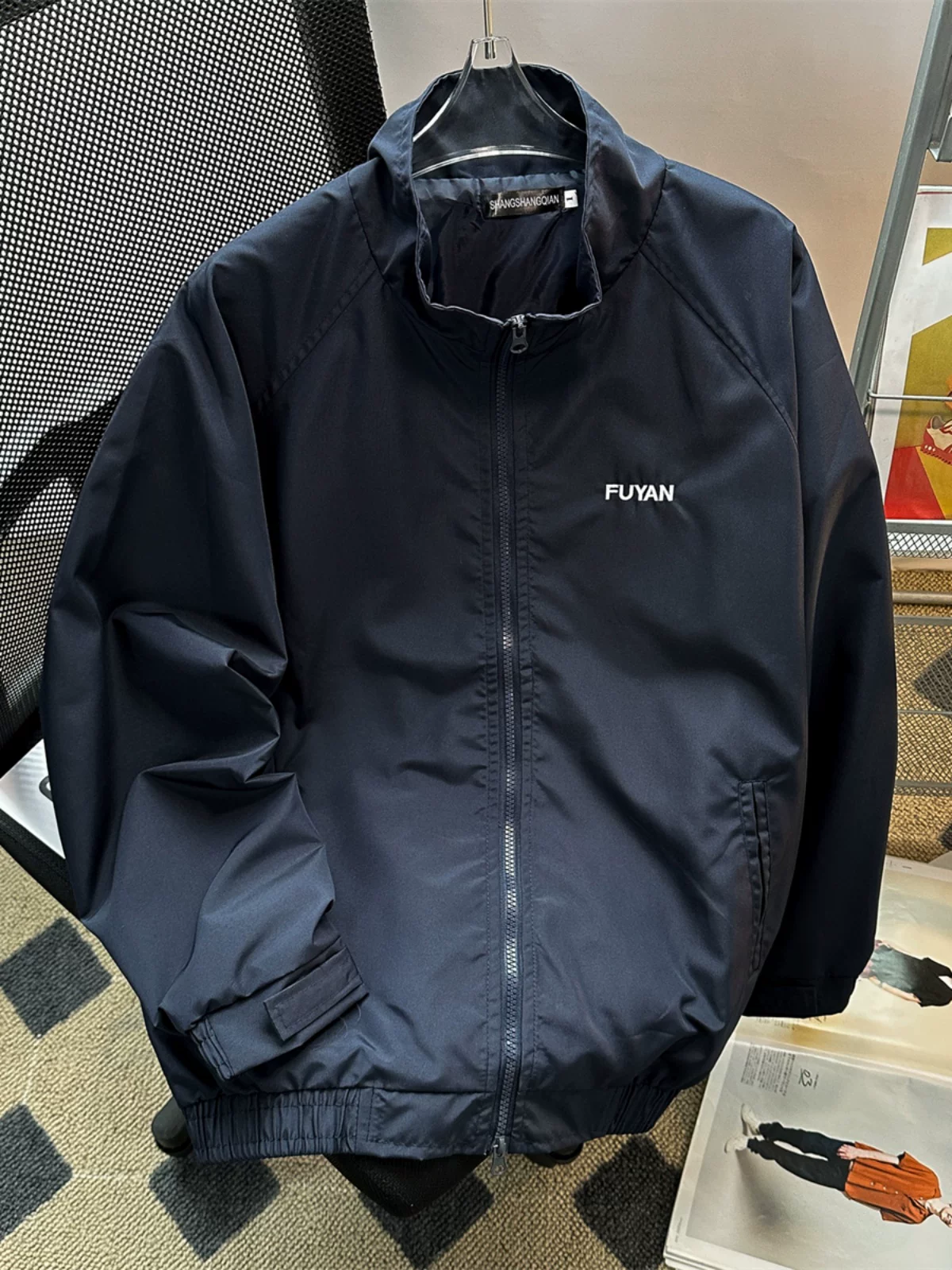 Áo khoác nam mùa xuân thu, kiểu dáng Mỹ rộng rãi, cổ đứng thêu, áo khoác phi công thời trang phong cách cleanfit.