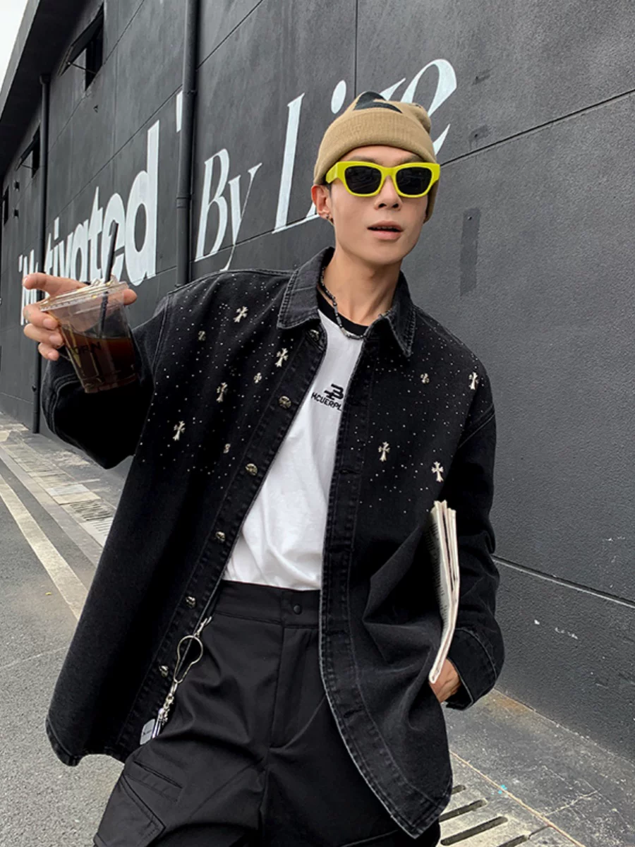 Áo khoác denim đính đá cho mùa xuân và mùa thu, thương hiệu thời thượng mang cảm giác cao cấp, kiểu dáng rộng rãi thoải mái, áo khoác công sở phong cách Mỹ dành cho nam.