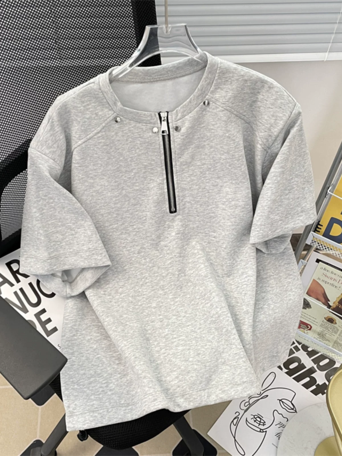 Áo thun nam tay ngắn có khóa kéo nửa thân, kiểu dáng rộng rãi phong cách Mỹ có đệm vai, áo thun nam cá tính và sành điệu, áo thun cặp đôi thời trang đường phố cao cấp mùa hè.