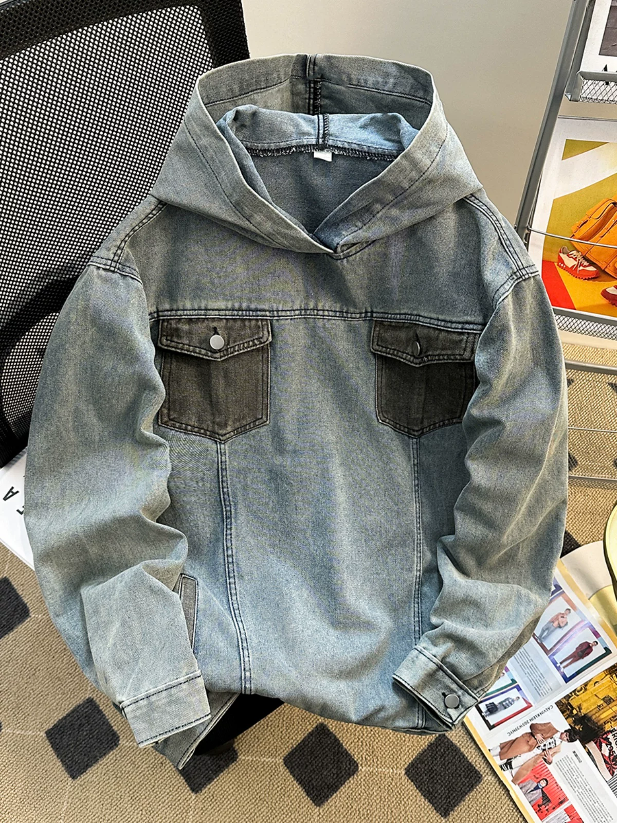 Áo nỉ denim đường phố cao cấp của Mỹ dành cho nam, áo khoác chui đầu cổ điển dày dặn mùa xuân thu, áo khoác có mũ trùm đầu rộng rãi của thương hiệu thời thượng.