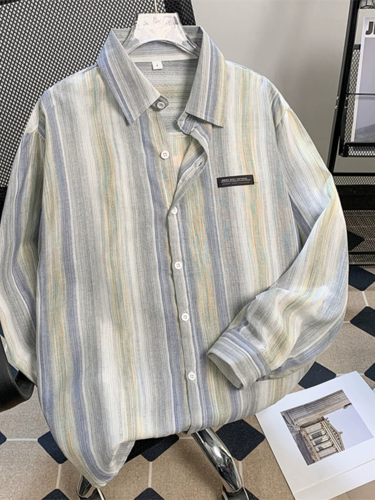 Áo sơ mi sọc cổ điển Nhật Bản dành cho nam, áo sơ mi vải lanh mỏng tay dài cho mùa thu, áo đôi phong cách đại học rộng rãi hợp thời trang.