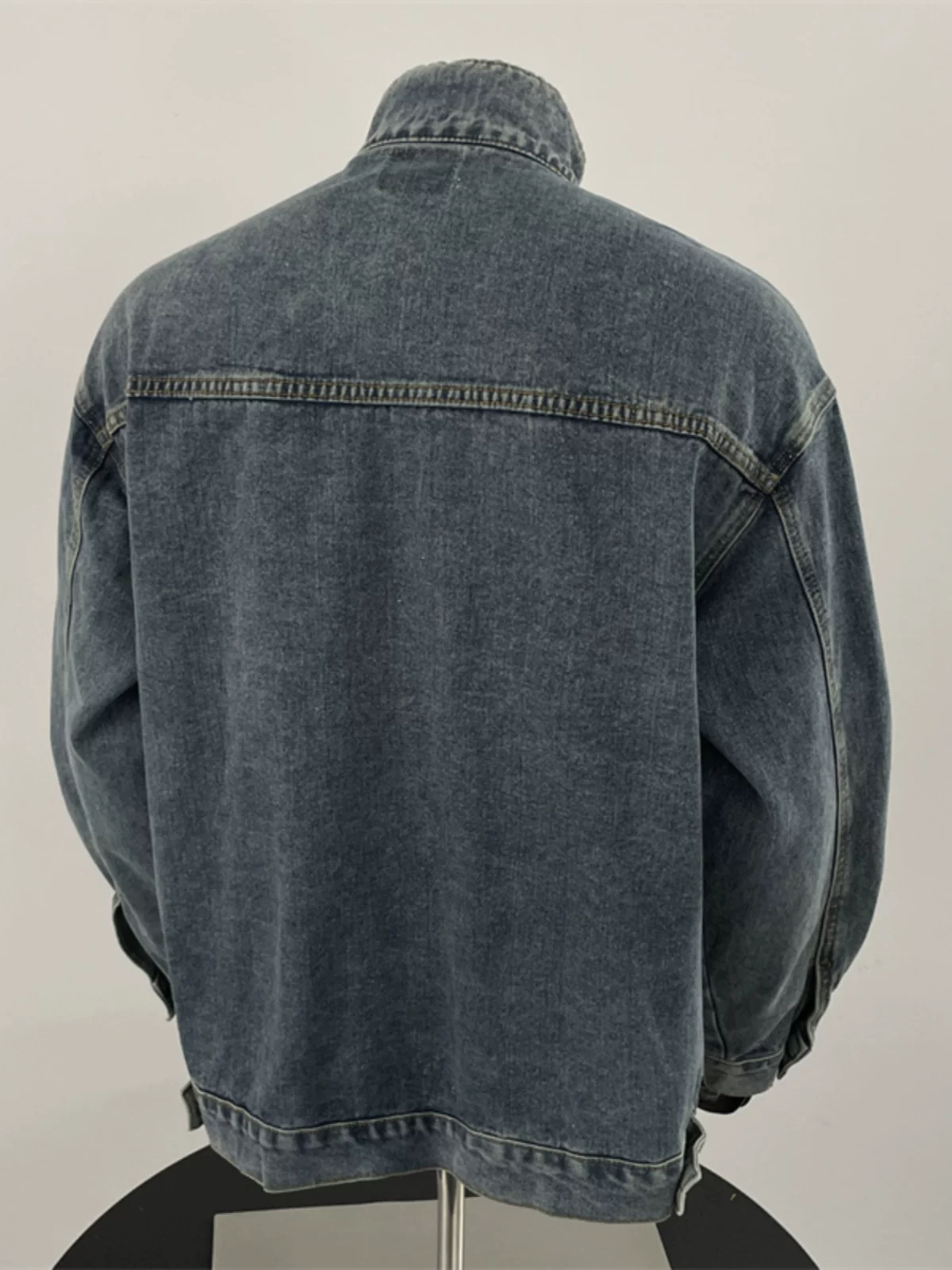 Áo khoác denim nam Xuân 2025, áo khoác cổ đứng dày dặn, kiểu dáng rộng rãi, thời thượng, phong cách Mỹ cao cấp.