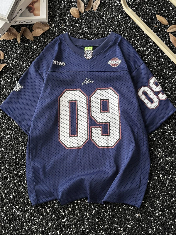 Áo thun nam cổ V in kỹ thuật số kiểu Mỹ, áo thể thao lưới mùa hè, áo nửa tay chất liệu lụa đá nhanh khô, thương hiệu thời trang.