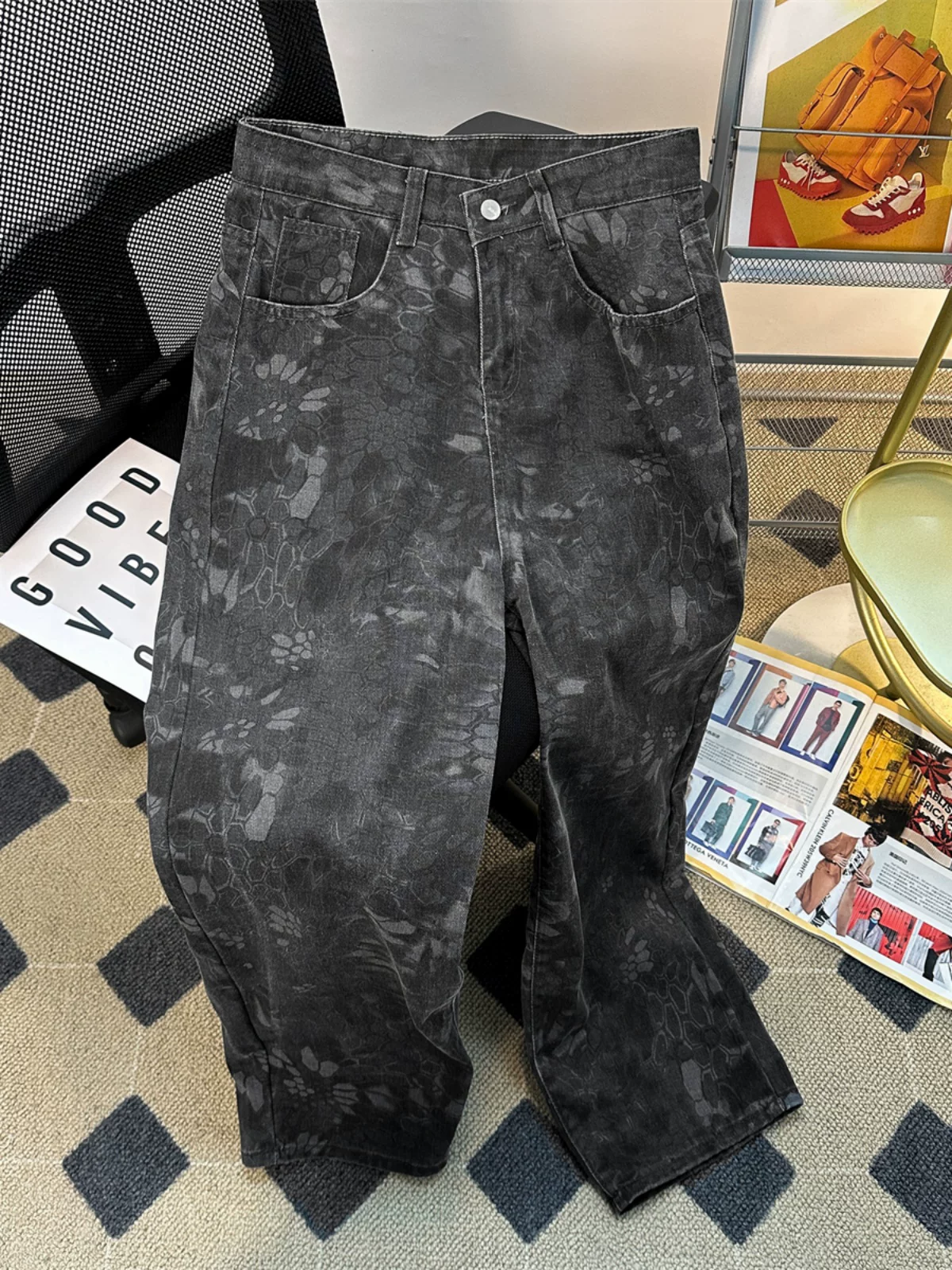 Quần jean họa tiết rắn cho nam và nữ, phong cách hip-hop Mỹ thời thượng, quần cá tính và sành điệu, quần ống rộng dáng lưỡi liềm mùa hè.