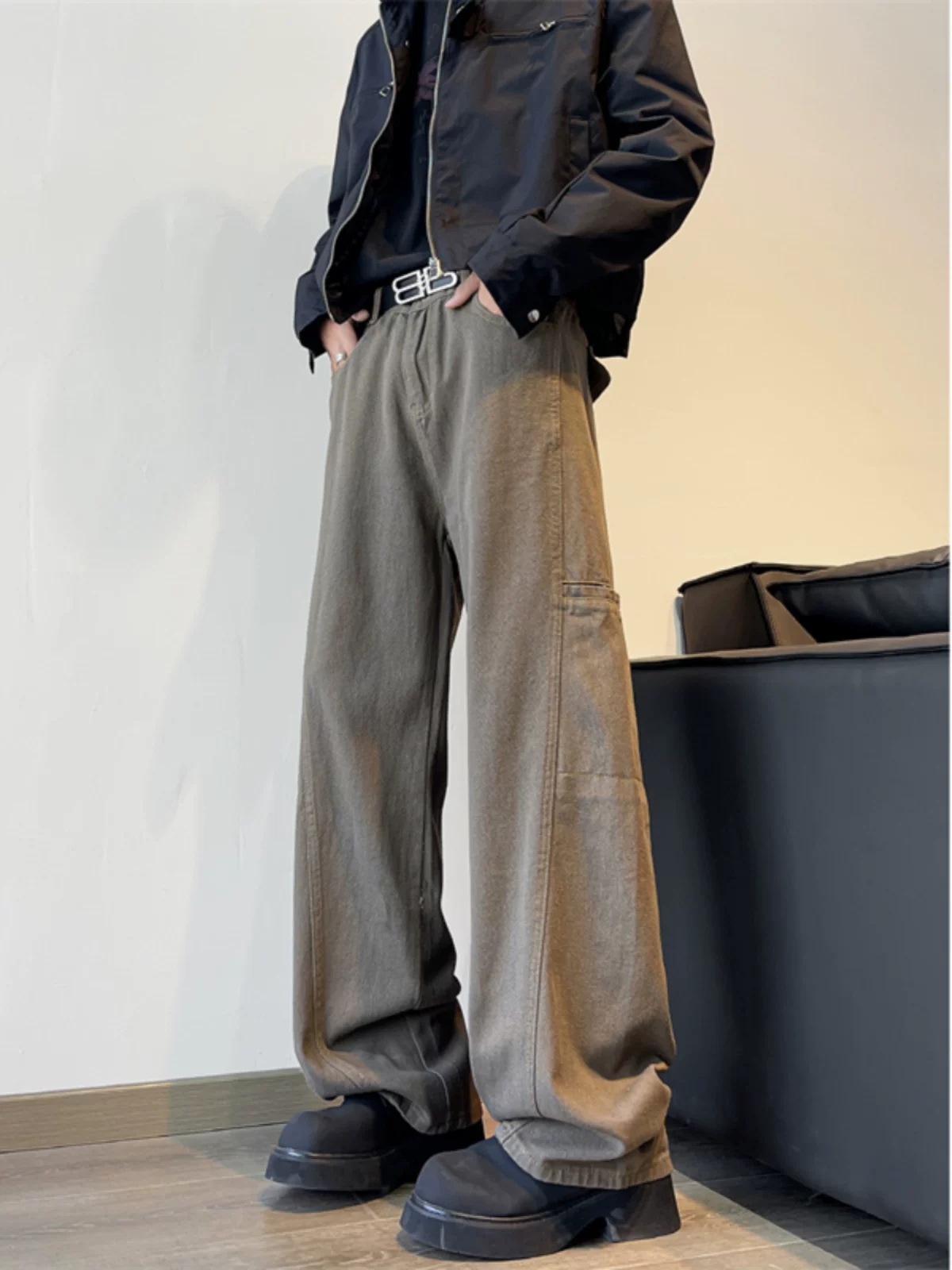 Quần jean nam chất liệu denim mềm mại, kiểu dáng cleanfit, phong cách retro Mỹ, ống loe, quần dài xu hướng thời trang, thoải mái khi mặc đi làm.