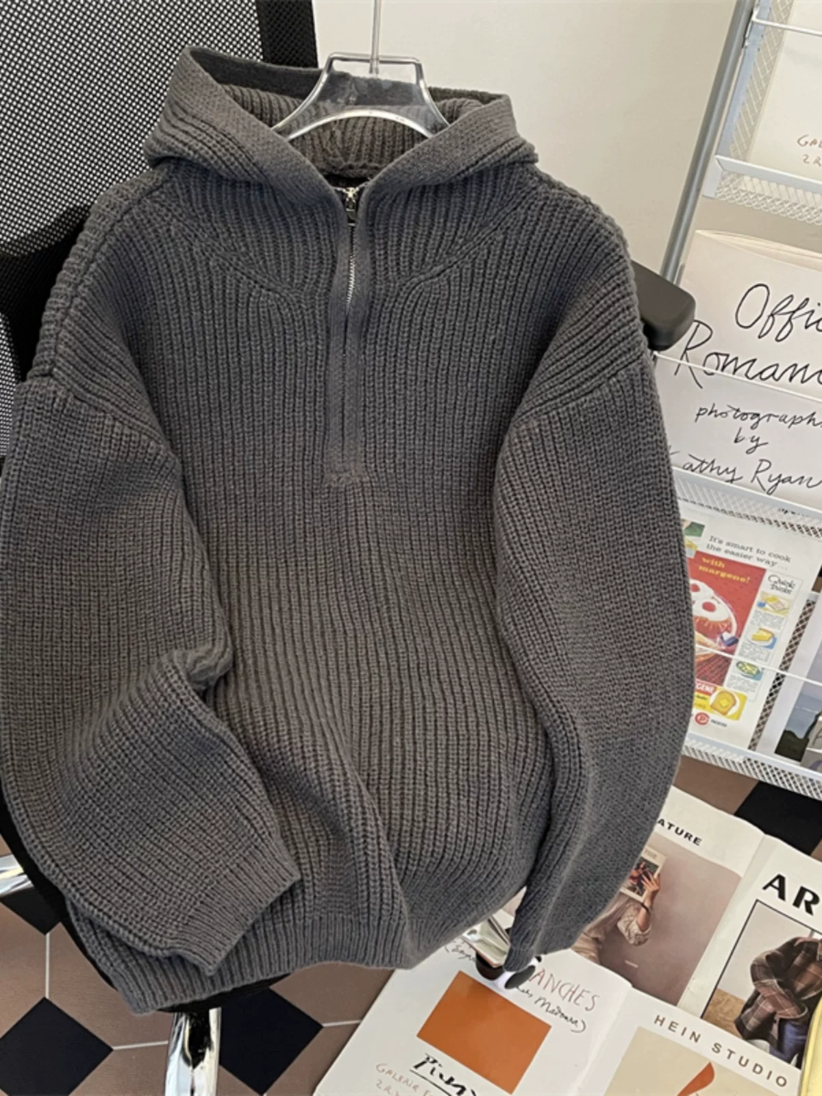 Áo len có mũ nửa khóa kéo dành cho nam, phong cách retro Mỹ mùa thu đông, áo khoác cặp đôi kiểu dáng rộng rãi, thời thượng, thoải mái.