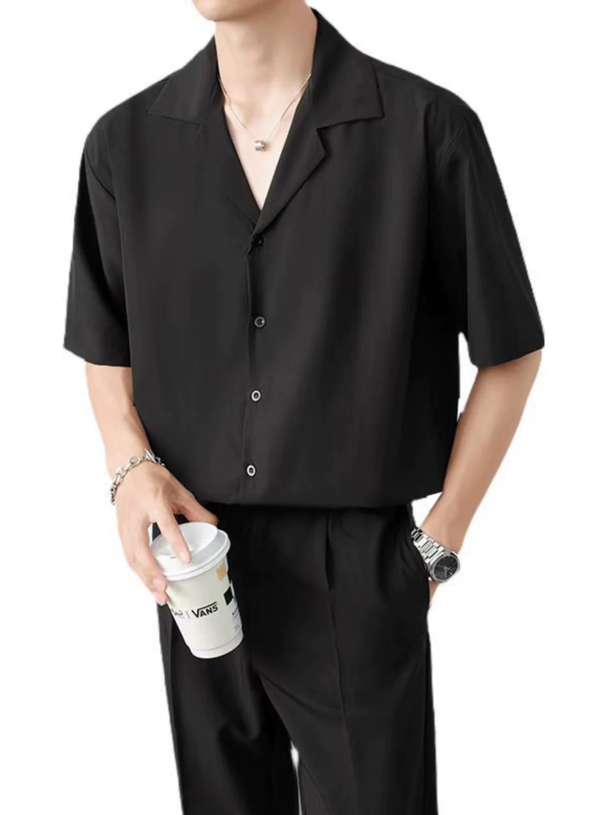 Áo sơ mi ngắn tay bằng vải lụa băng dành cho nam, áo sơ mi cổ Cuba kiểu Mỹ, dáng rộng, hợp thời trang mùa hè, phong cách trưởng thành, áo kiểu mát mẻ và sành điệu.